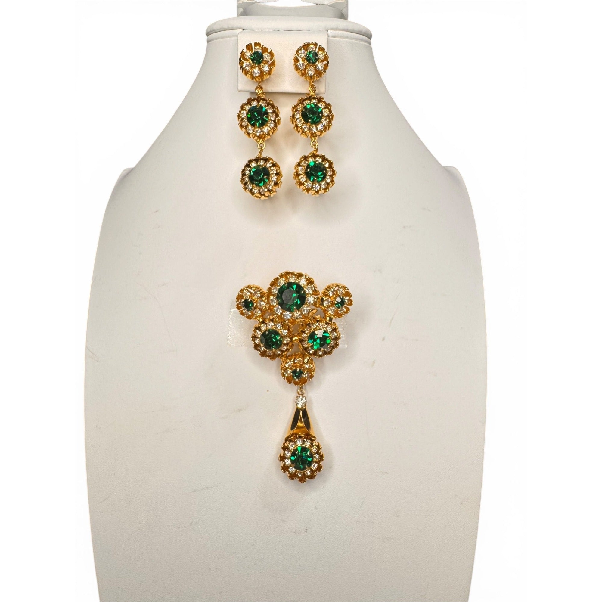 Kramer 1950s Green Crystal Rhinestone Brooch Clip On Earring Set Vintage Gold Tone