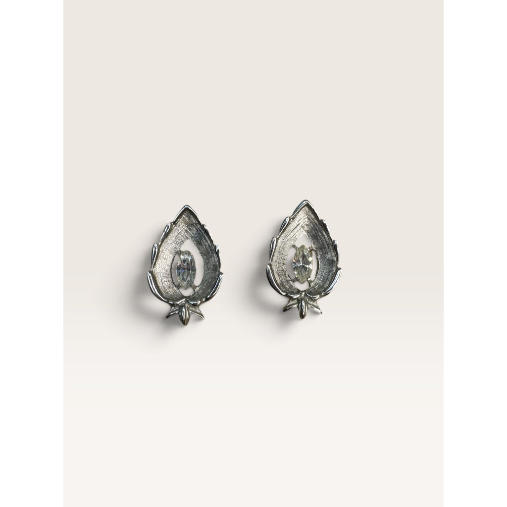 Sarah Coventry Crystal Rhinestone Leaf Clip On Earrings Silver Tone 1.15"