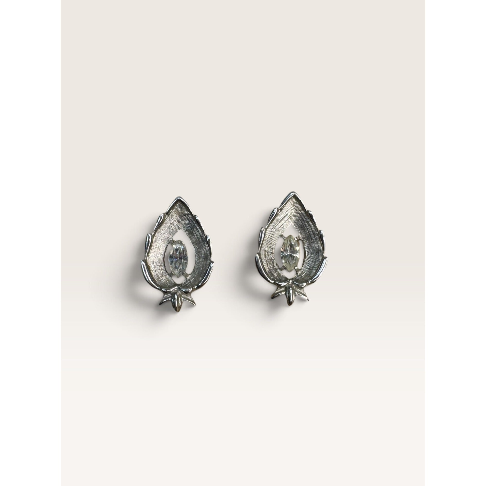 Sarah Coventry Crystal Rhinestone Leaf Clip On Earrings Silver Tone 1.15"