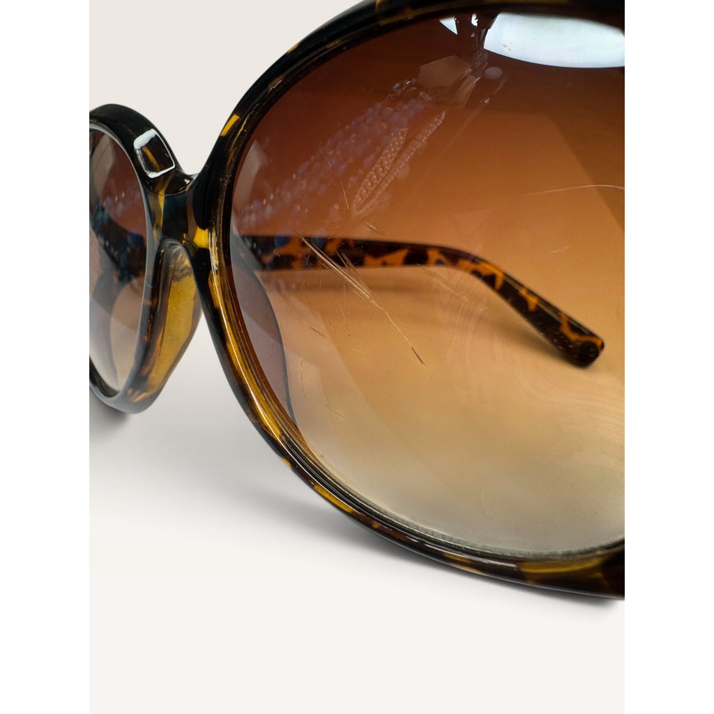 Oversized Tortoise Shell Butterfly Sunglasses Brown Gradient Cut Out Lens