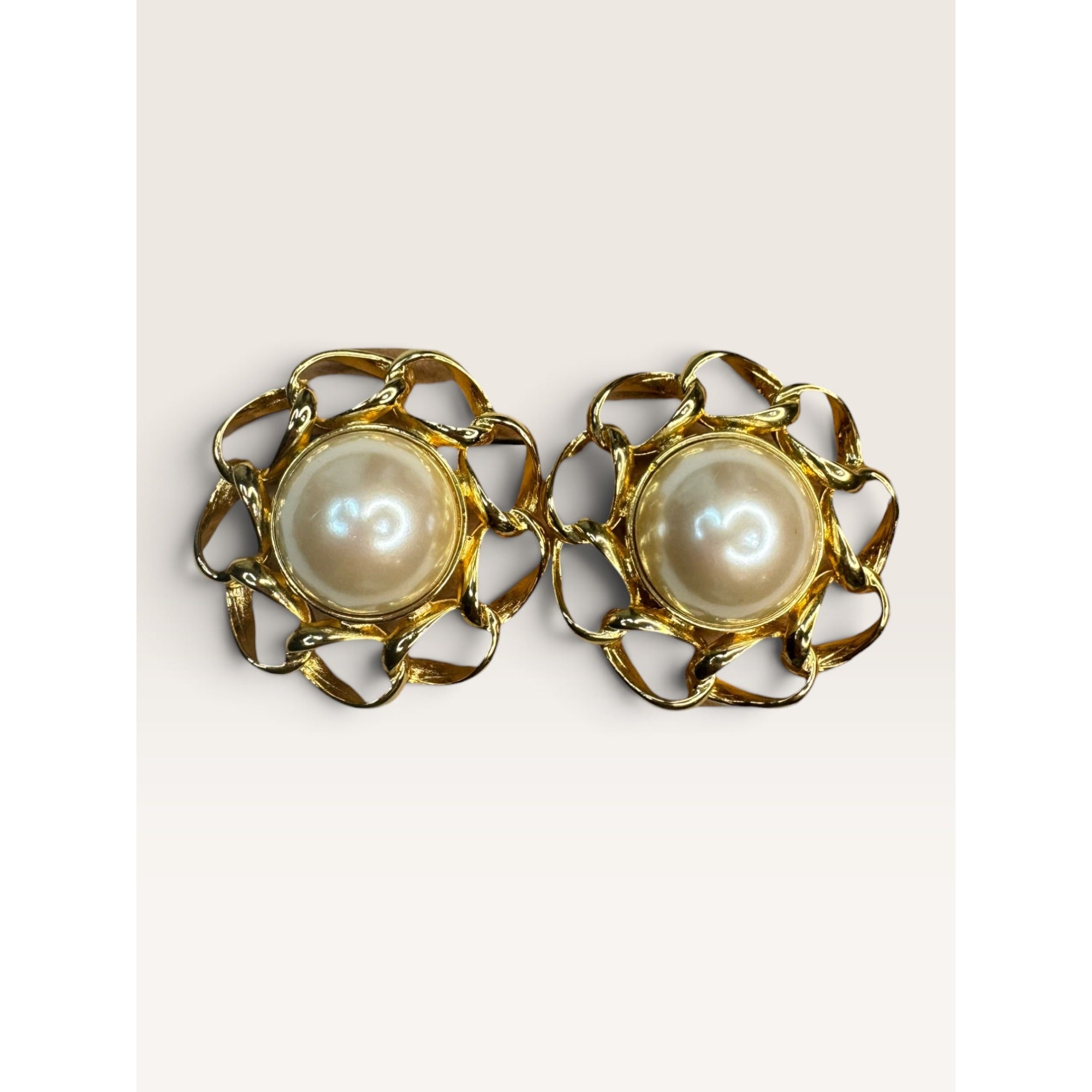 1980s Marvella Faux Pearl Gold Tone Curb Chain Frame Clip Earrings 1.74" Vintage