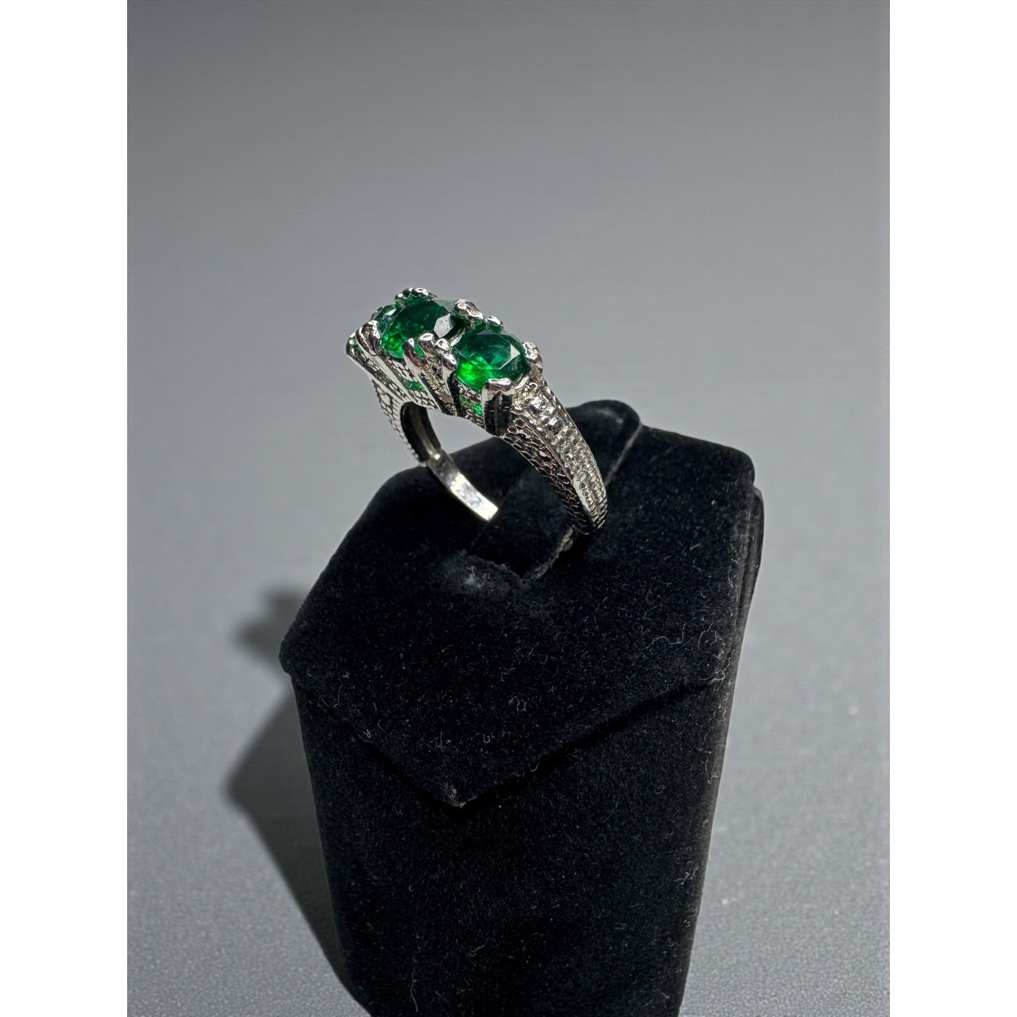 Triple Green Crystal Ring Silver Tone Three Stone Statement Ring Size 7.5