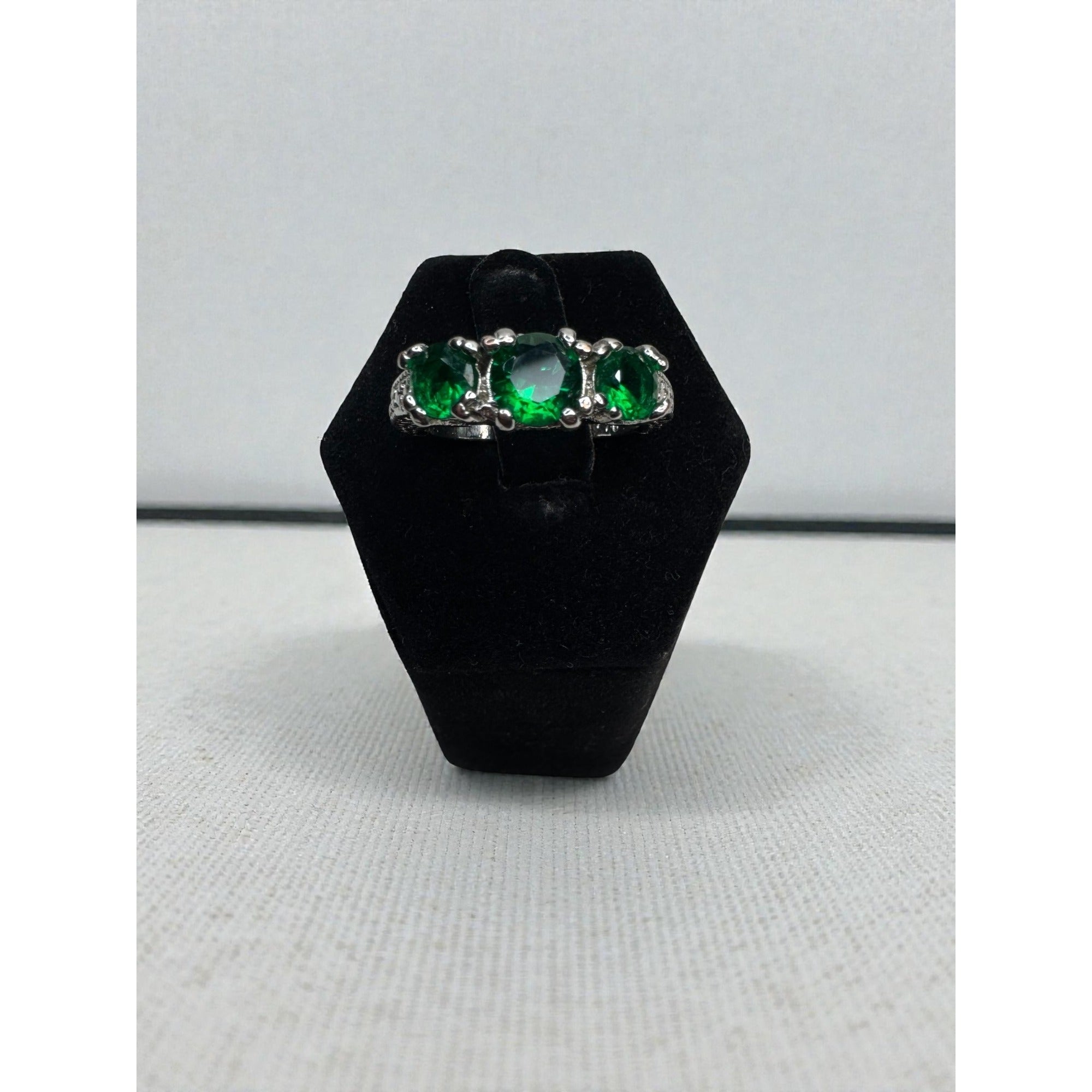 Triple Green Crystal Ring Silver Tone Three Stone Statement Ring Size 7.5