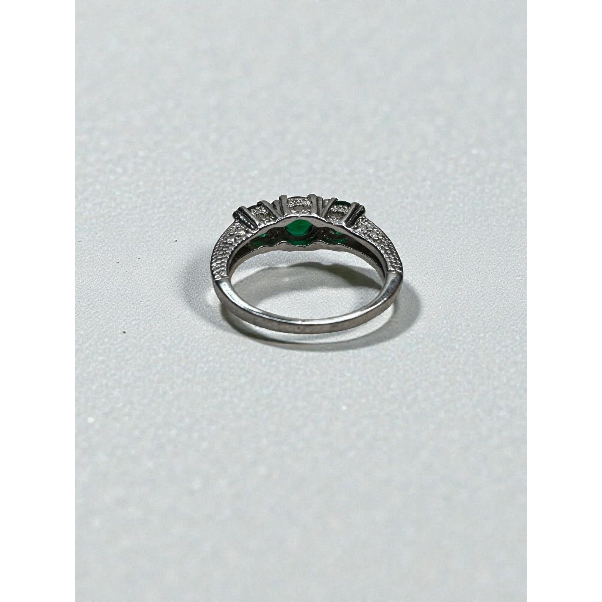 Triple Green Crystal Ring Silver Tone Three Stone Statement Ring Size 7.5