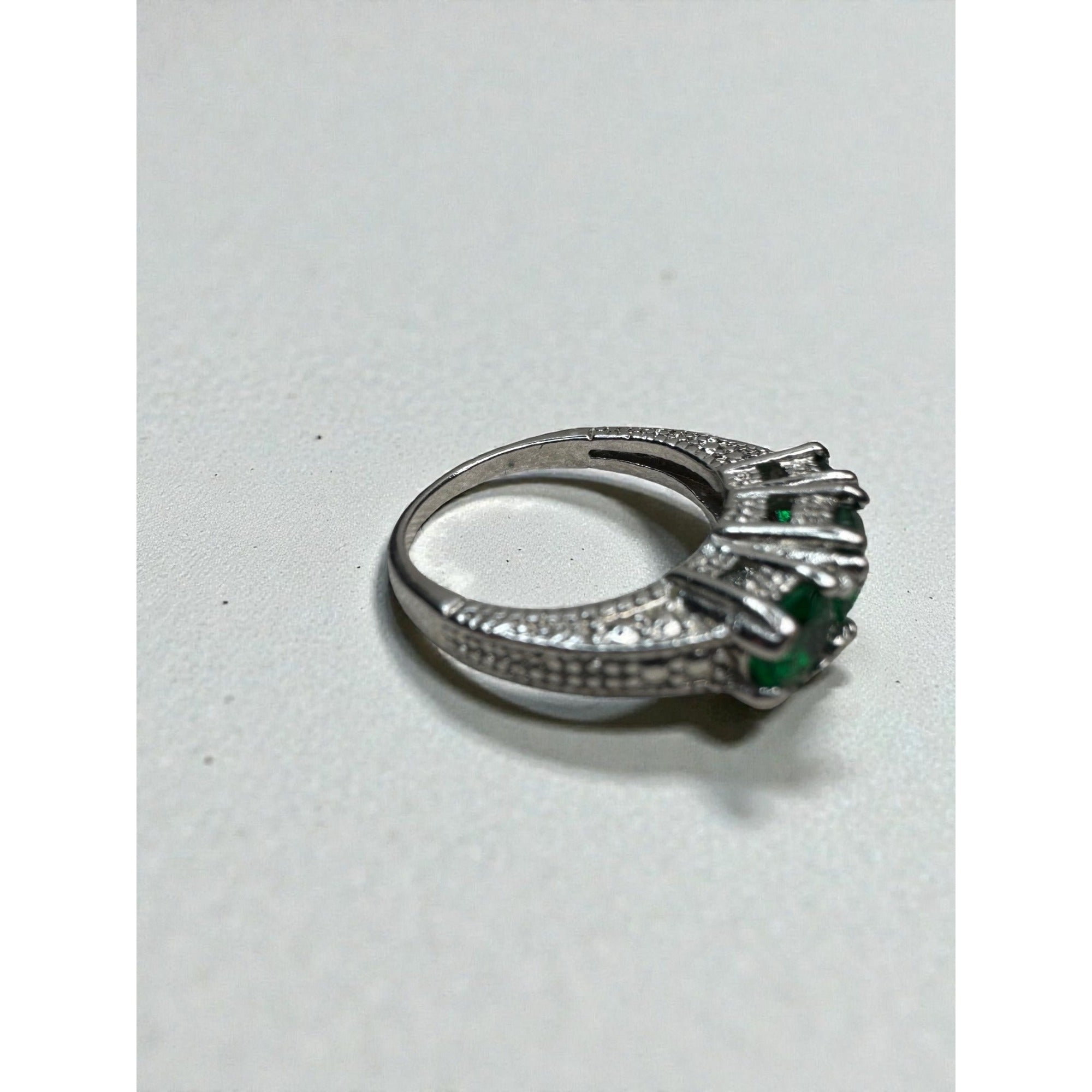 Triple Green Crystal Ring Silver Tone Three Stone Statement Ring Size 7.5