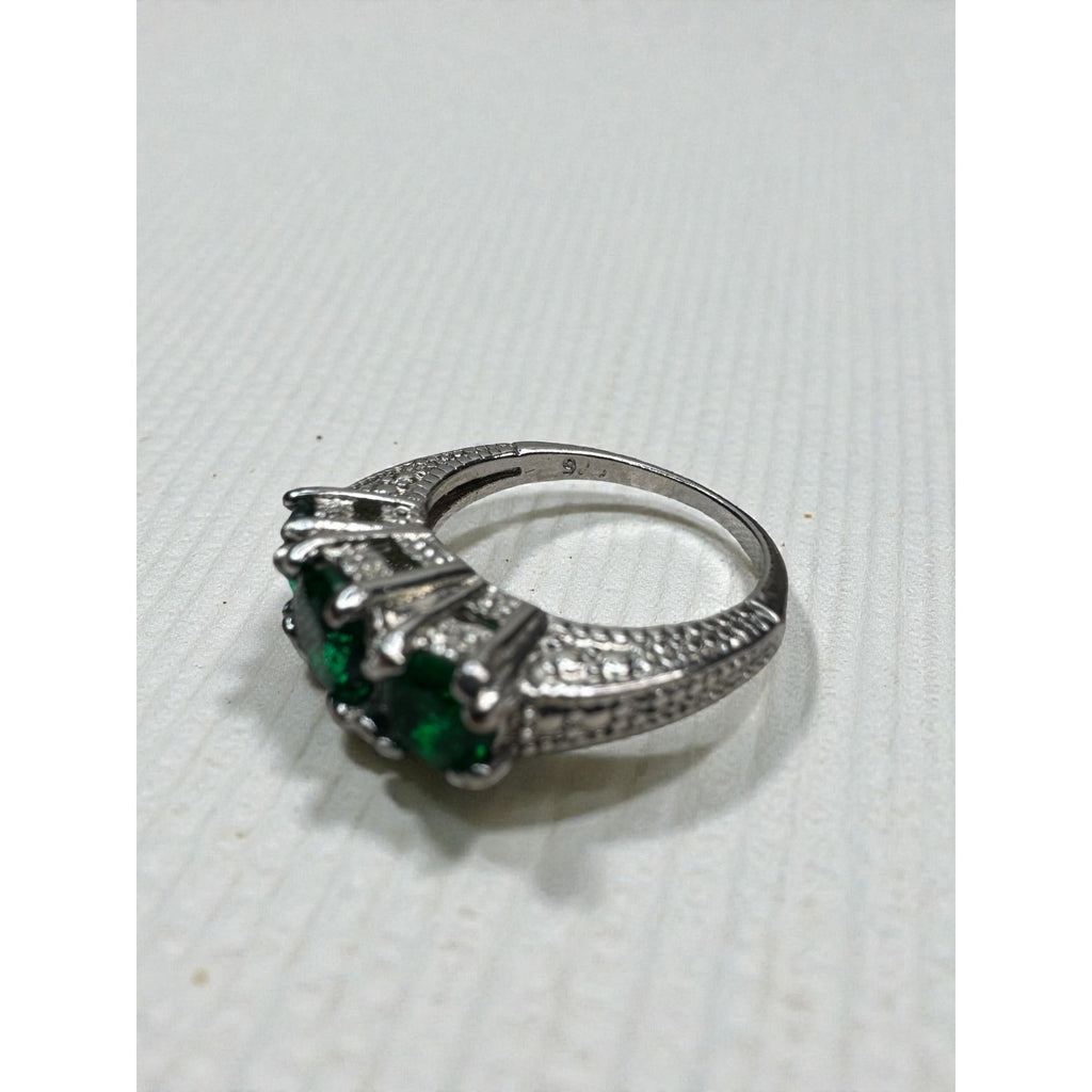 Triple Green Crystal Ring Silver Tone Three Stone Statement Ring Size 7.5
