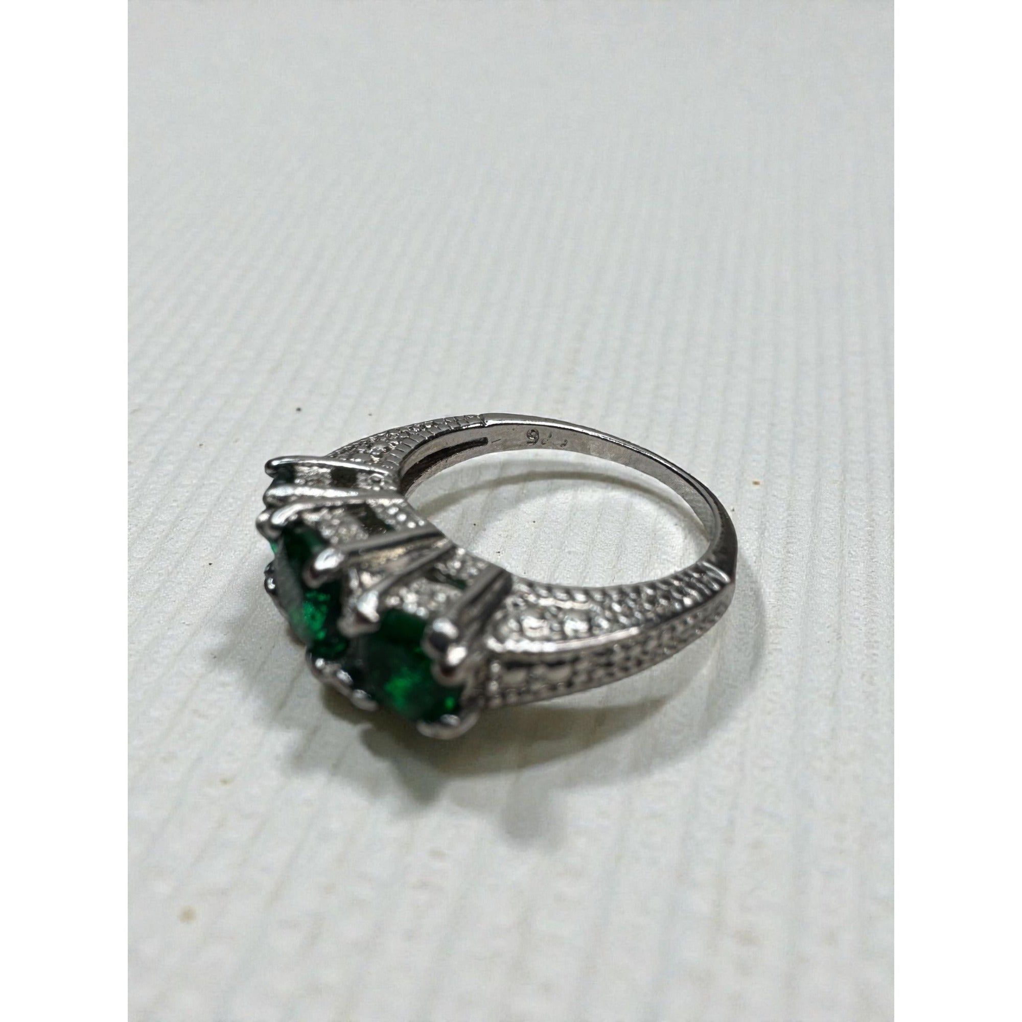 Triple Green Crystal Ring Silver Tone Three Stone Statement Ring Size 7.5