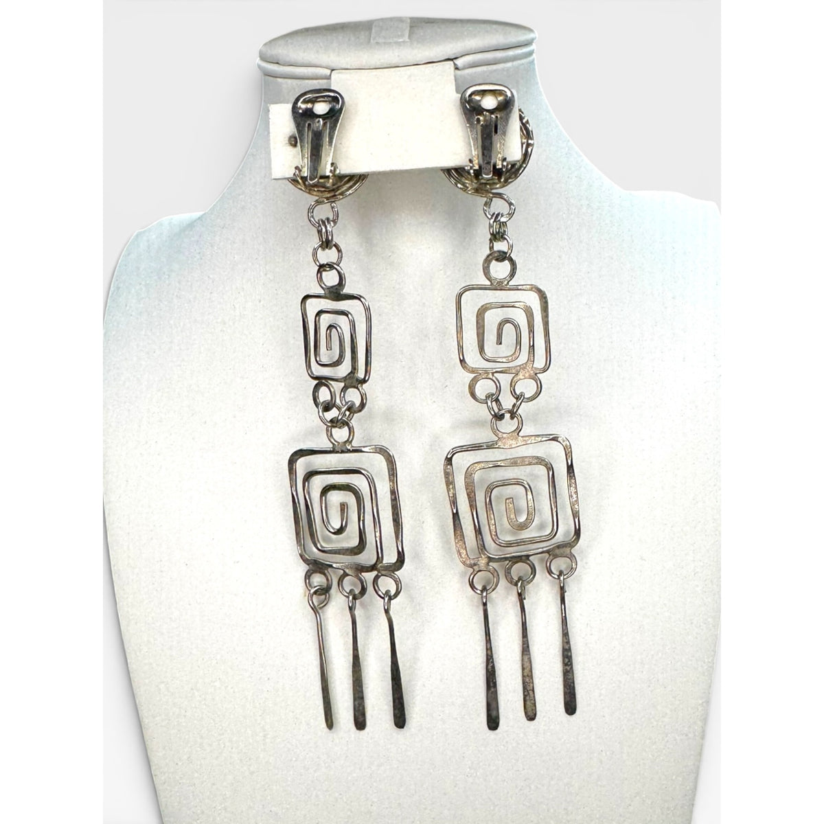Geometric Spiral Dangle Clip On Earrings Silver Tone Modernist Unsigned Vintage