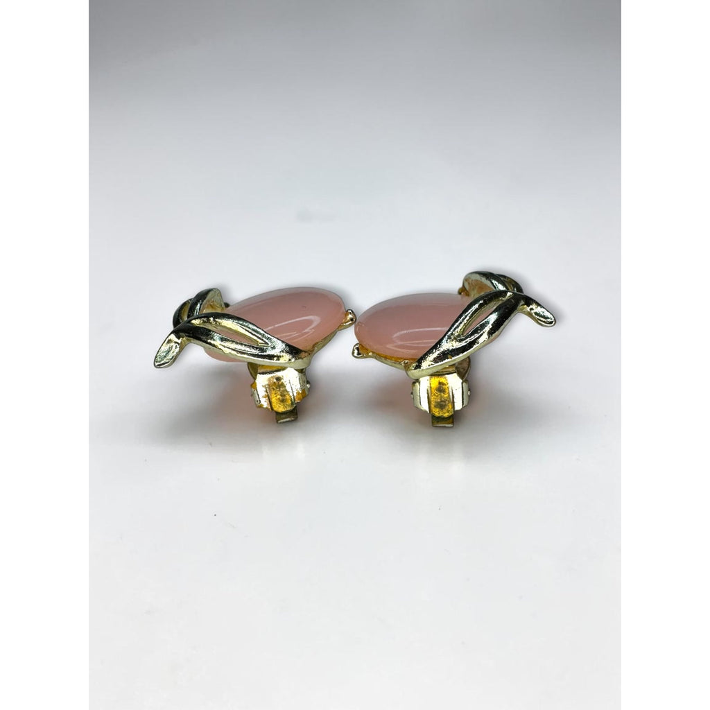 Moonglow Lucite Peach Cabochon Clip On Earrings Gold Tone 1960s Vintage