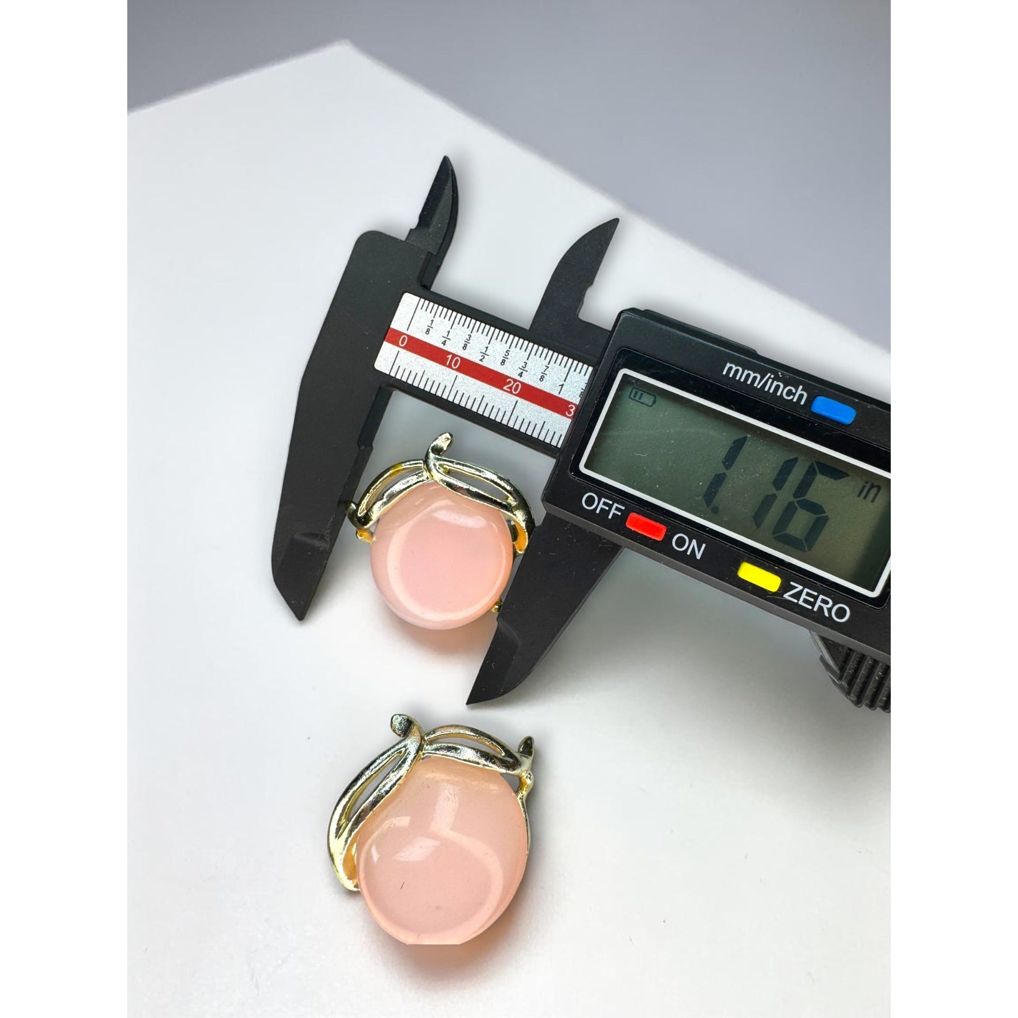 Moonglow Lucite Peach Cabochon Clip On Earrings Gold Tone 1960s Vintage