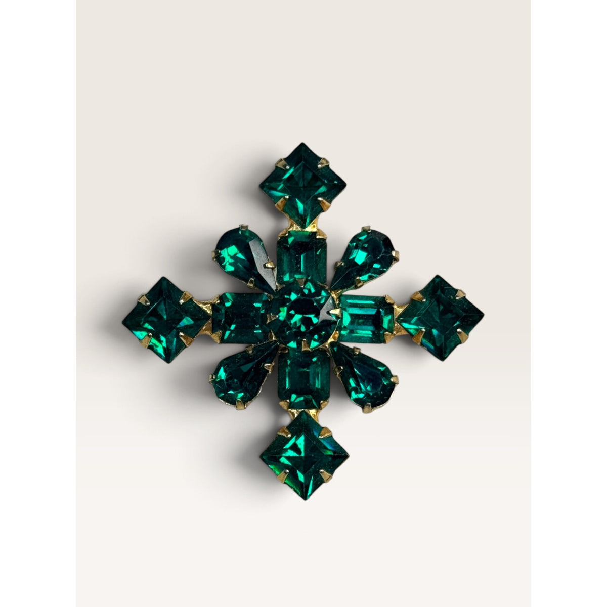 Vintage 1940s Weissco Emerald Green Rhinestone Maltese Cross Brooch Pin Signed
