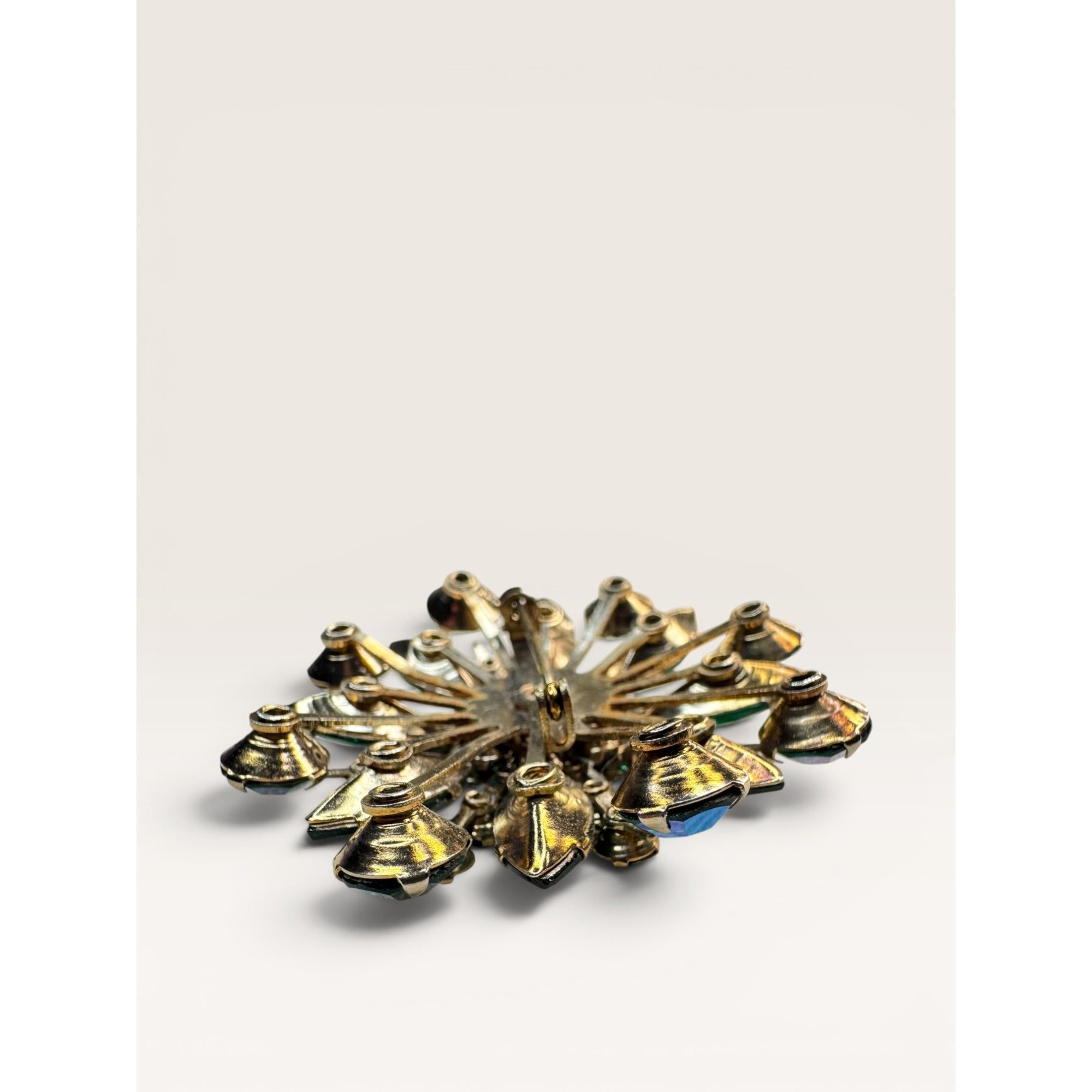 1960s Emerald Green Glass & Aurora Borealis Crystal Starburst Brooch Gold Tone