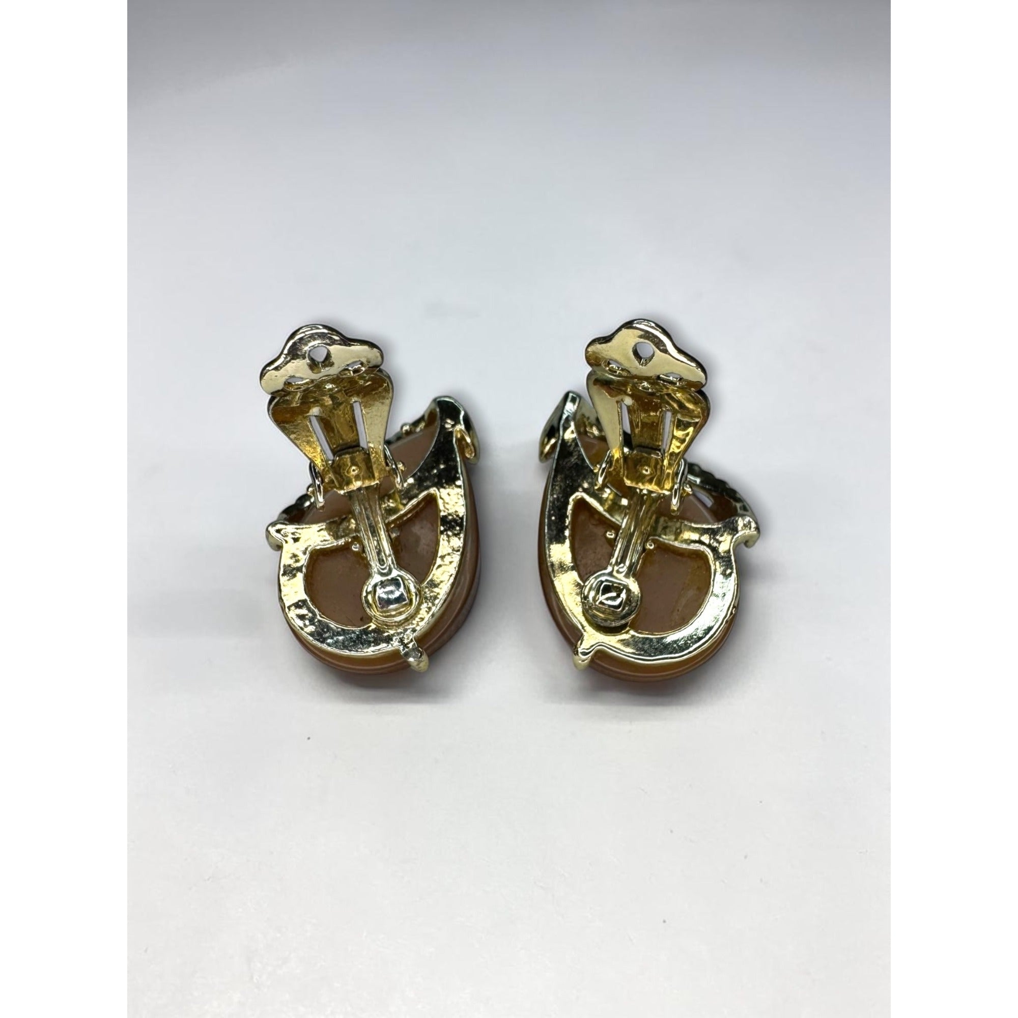 Tan Lucite Teardrop Leaf Clip On Earrings Gold Tone 1960s Vintage