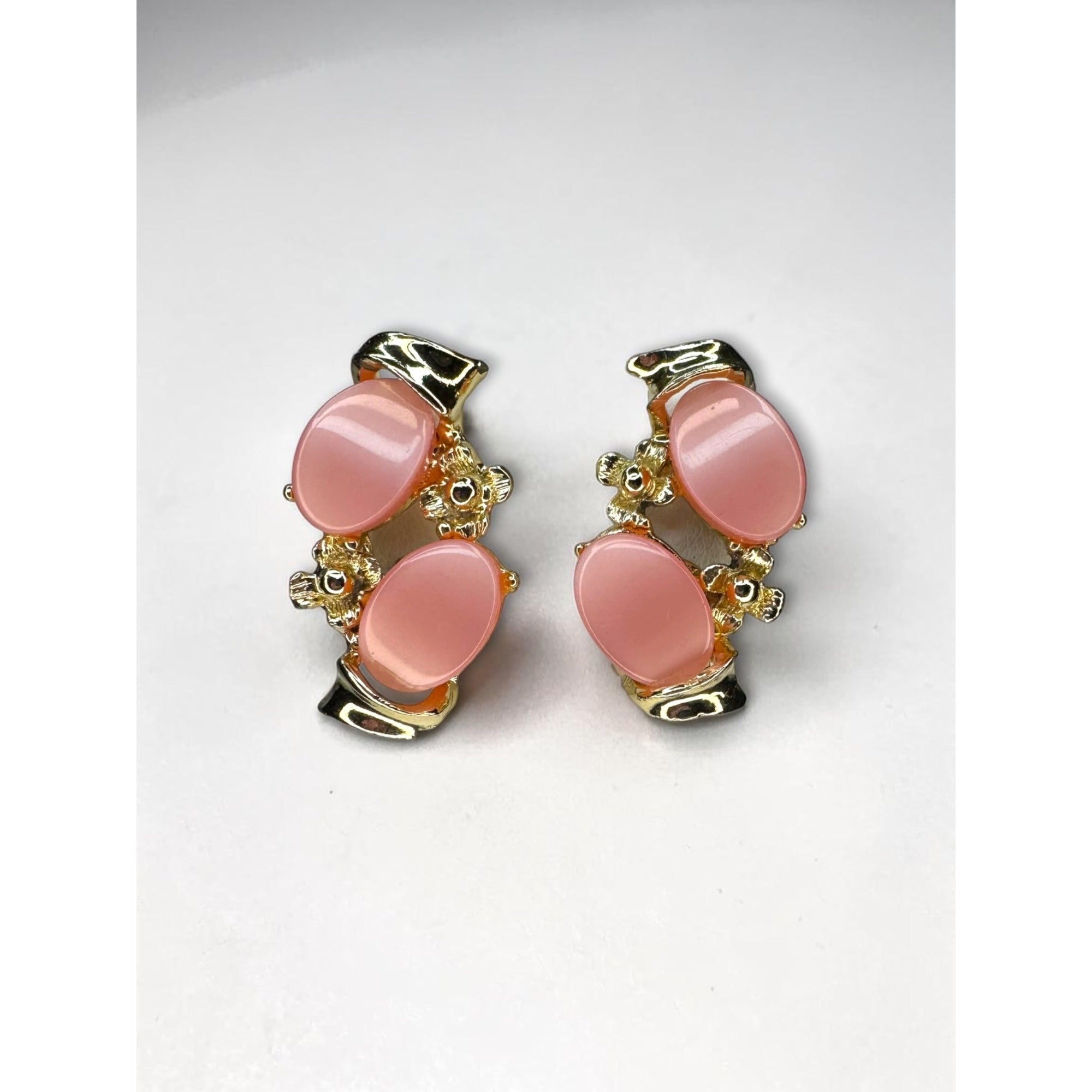 Pink Moonglow Lucite Cabochon Clip On Earrings Gold Tone 1960s Vintage