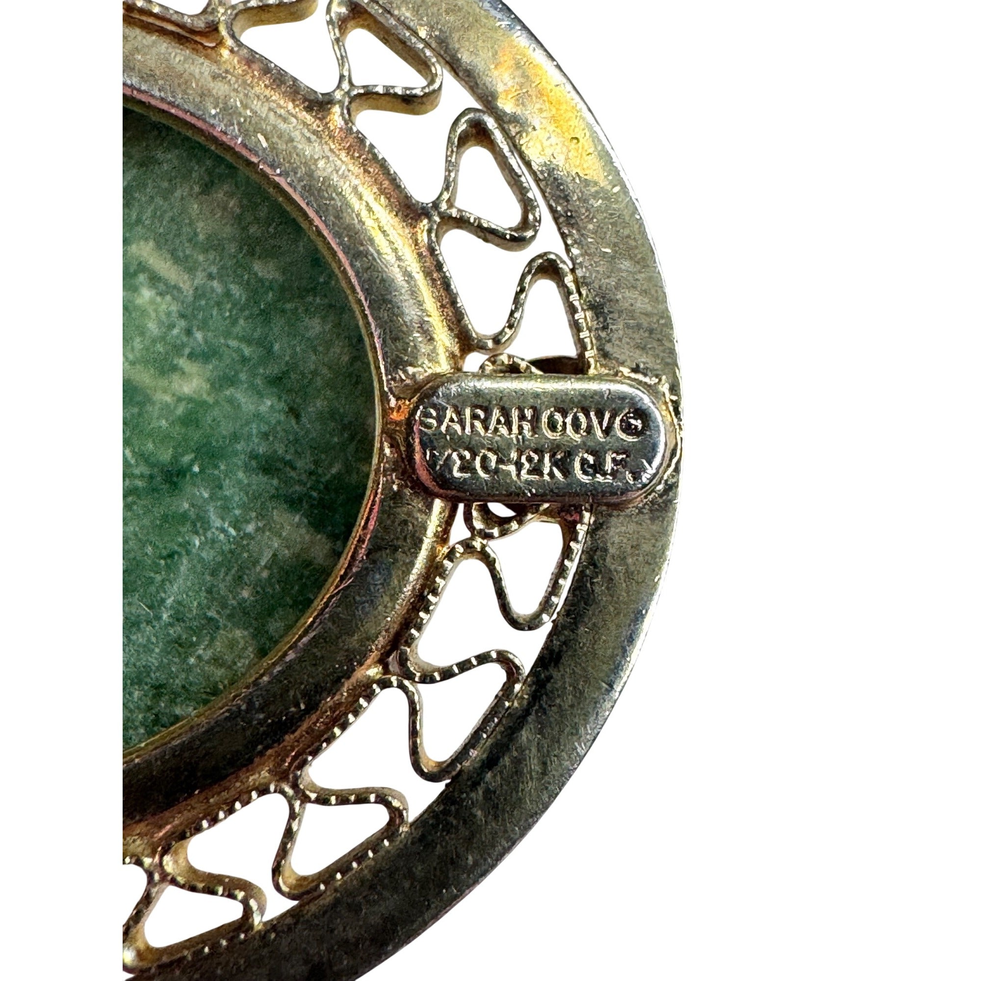 Sarah Coventry Jade 12K Gold Filled Oval Brooch 1970s Vintage
