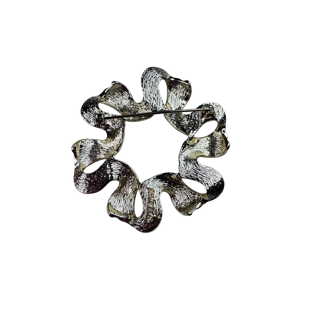 Sarah Coventry Textured Ribbon Wreath Brooch Light Gold Tone 1970s Vintage