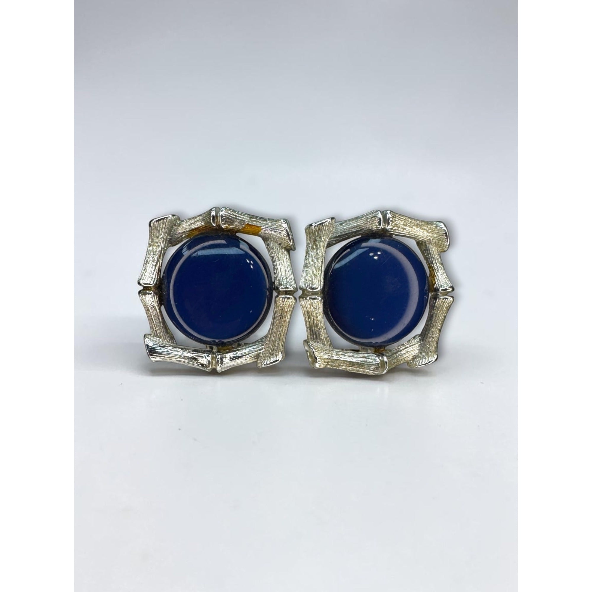 Lisner Blue Moonglow Lucite Cabochon Clip On Earrings Silver Tone Vintage