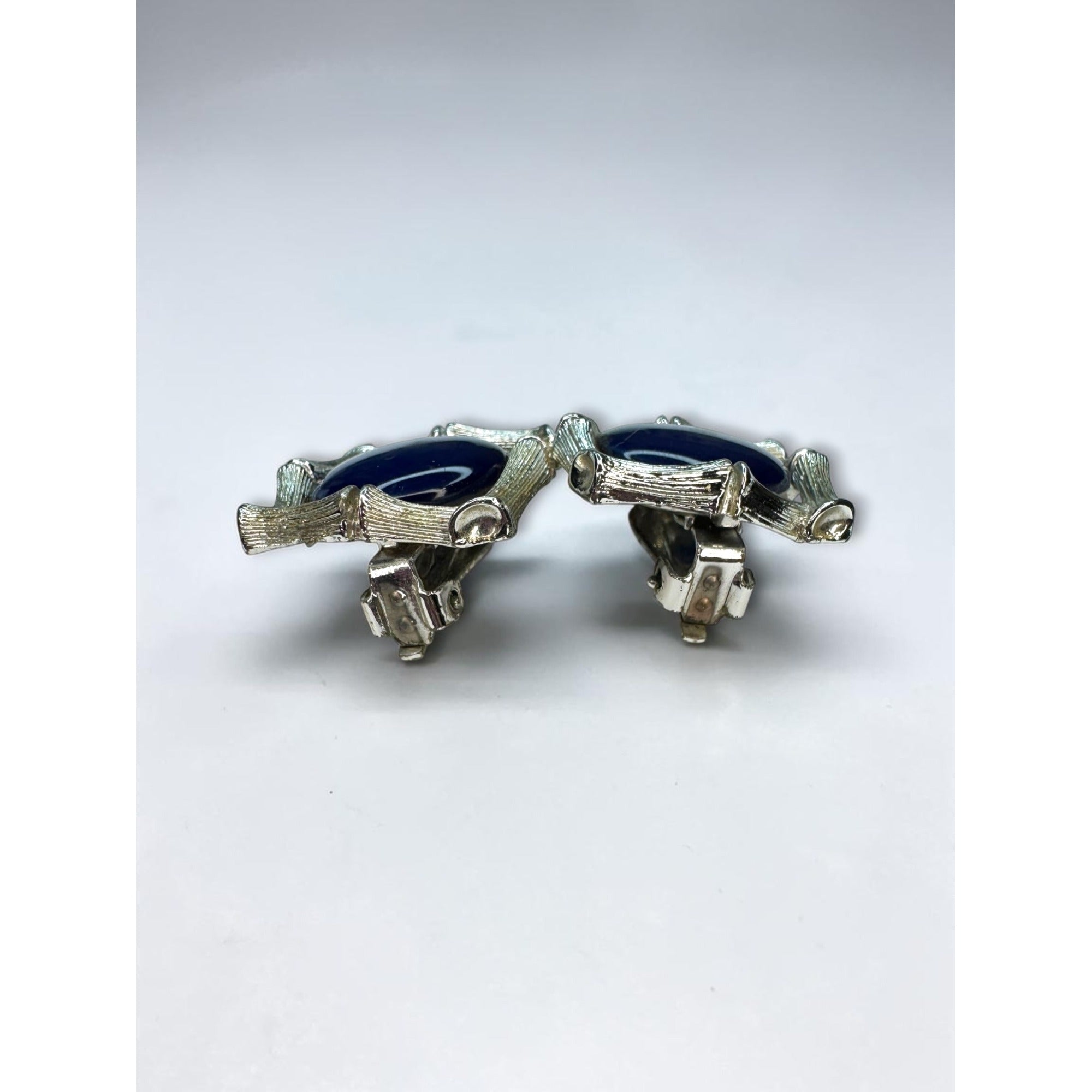 Lisner Blue Moonglow Lucite Cabochon Clip On Earrings Silver Tone Vintage