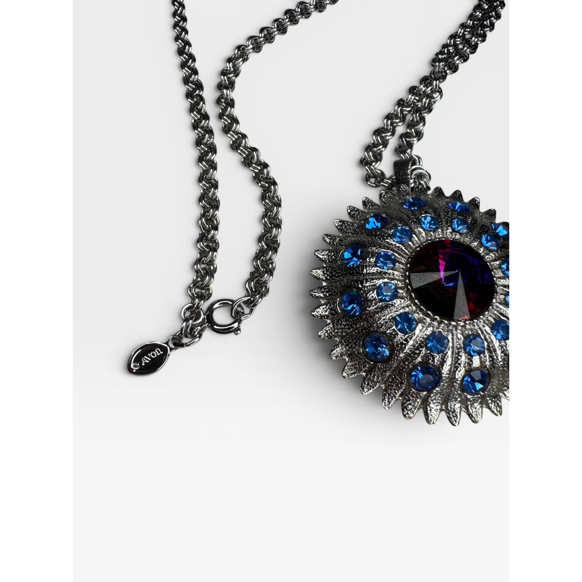 Avon Purple Blue Sunburst Pendant 30 Inch Textured Chain Necklace Vintage