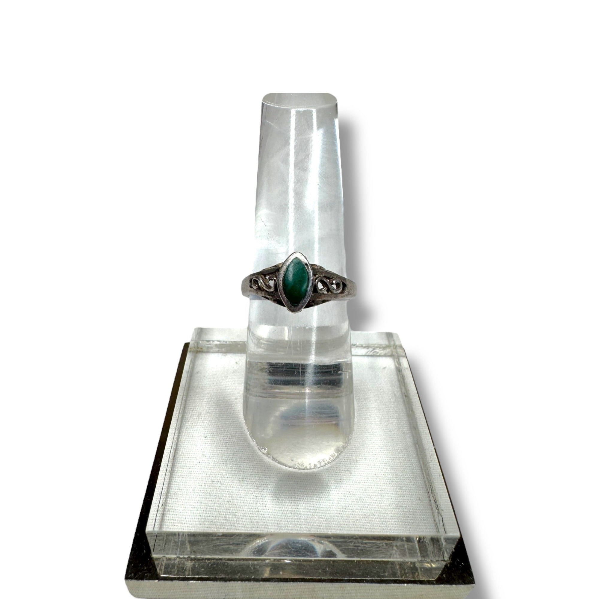 Sterling Silver Malachite Ring Size 5 Elegant Design