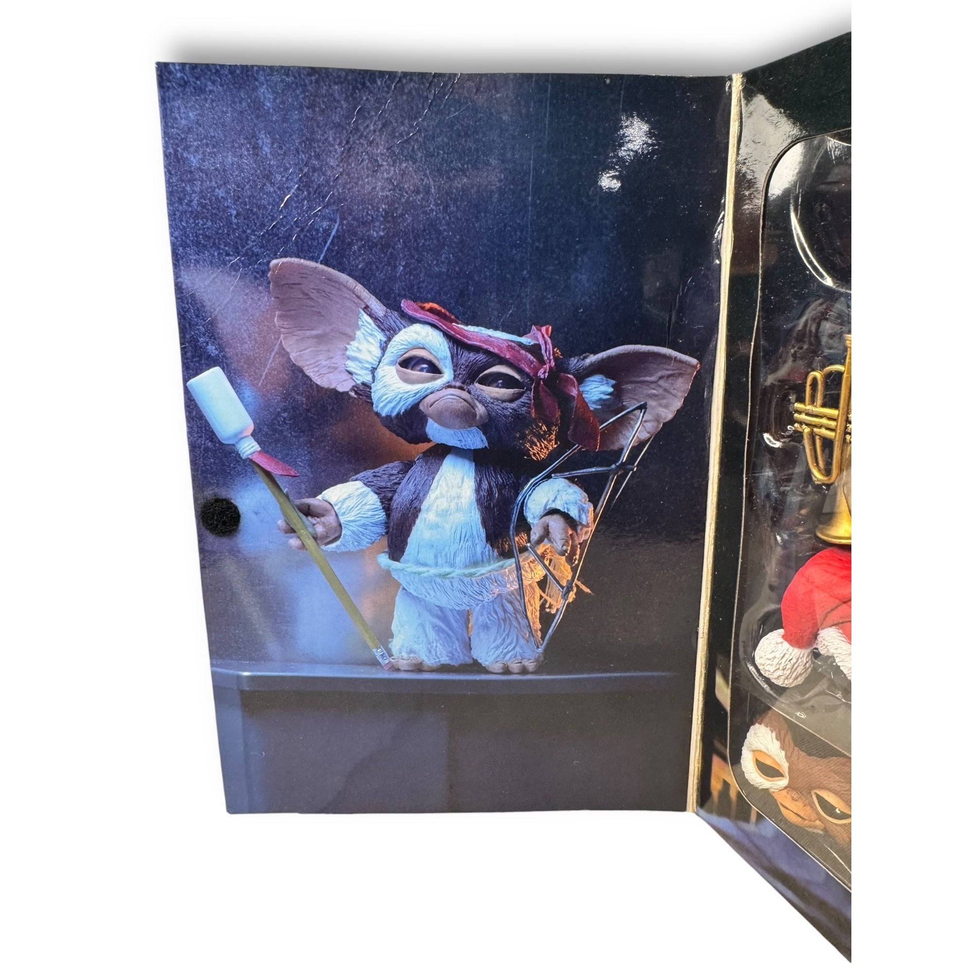 NECA Gremlins Gizmo Mogwai Action Figure with Accessories Holiday Set