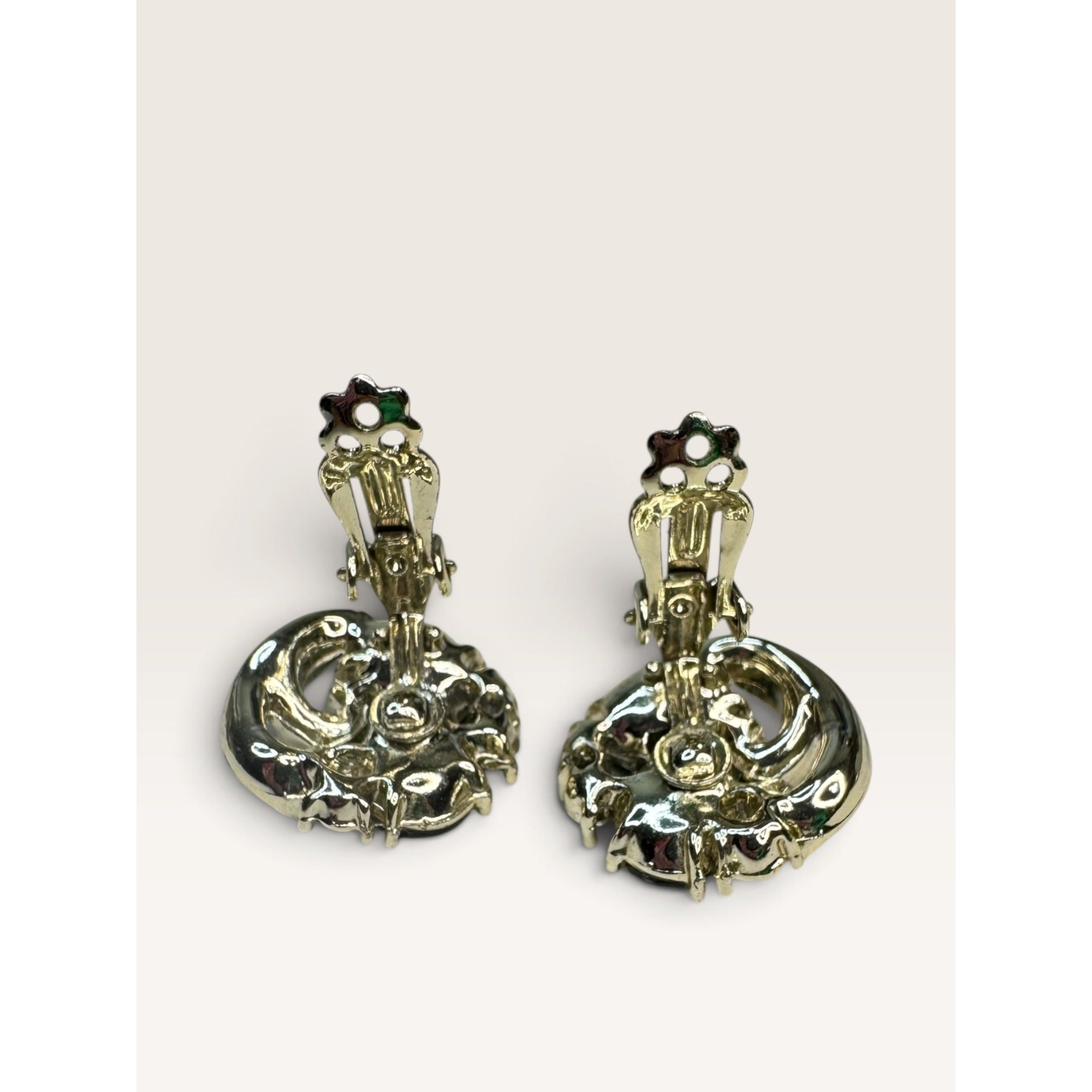 1950s Lisner Green Oval Glass AB Crystal Rhinestone Swirl Clip Earrings .85" Vintage