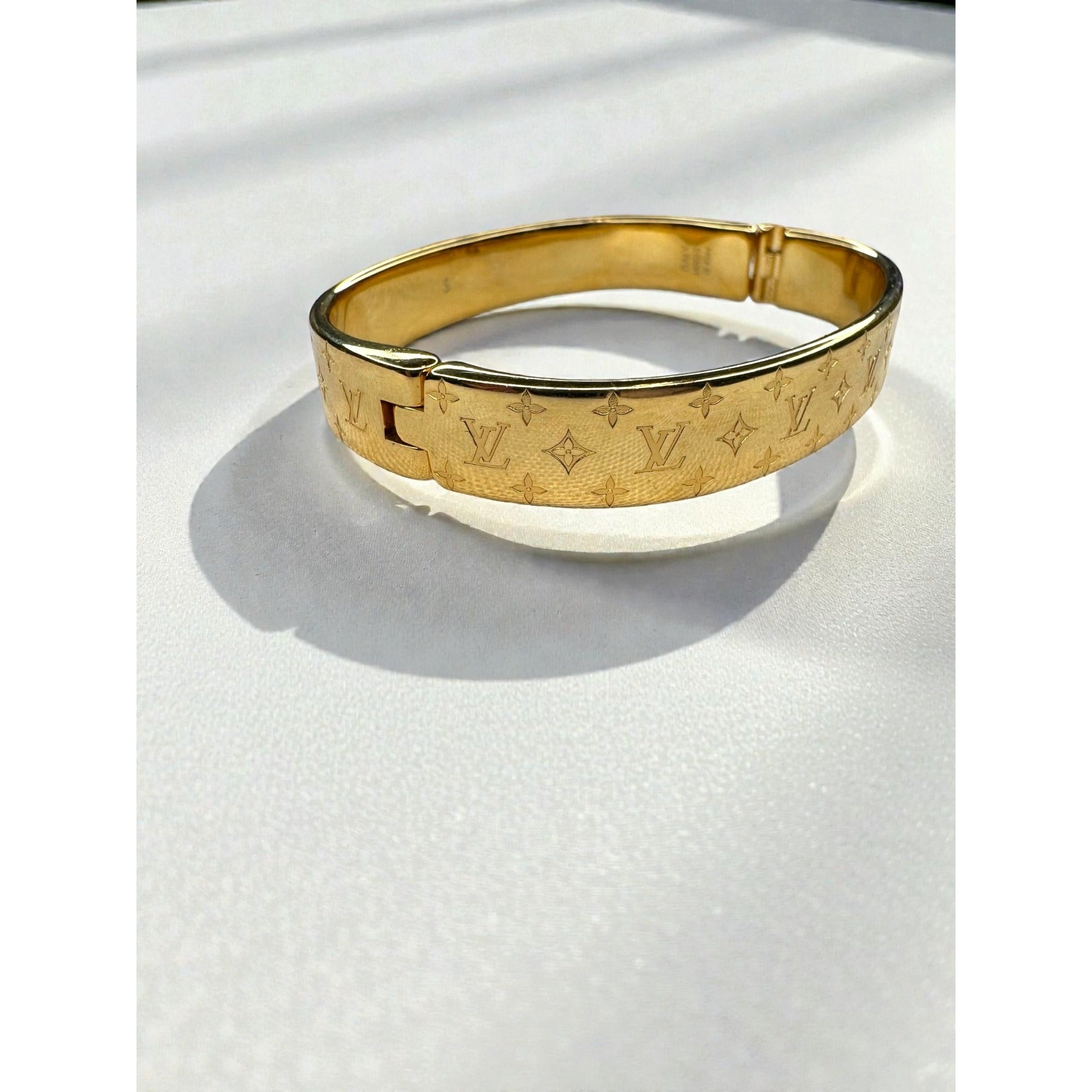 Louis Vuitton Nanogram Monogram Bangle Bracelet M00251 LE4264 Gold Tone