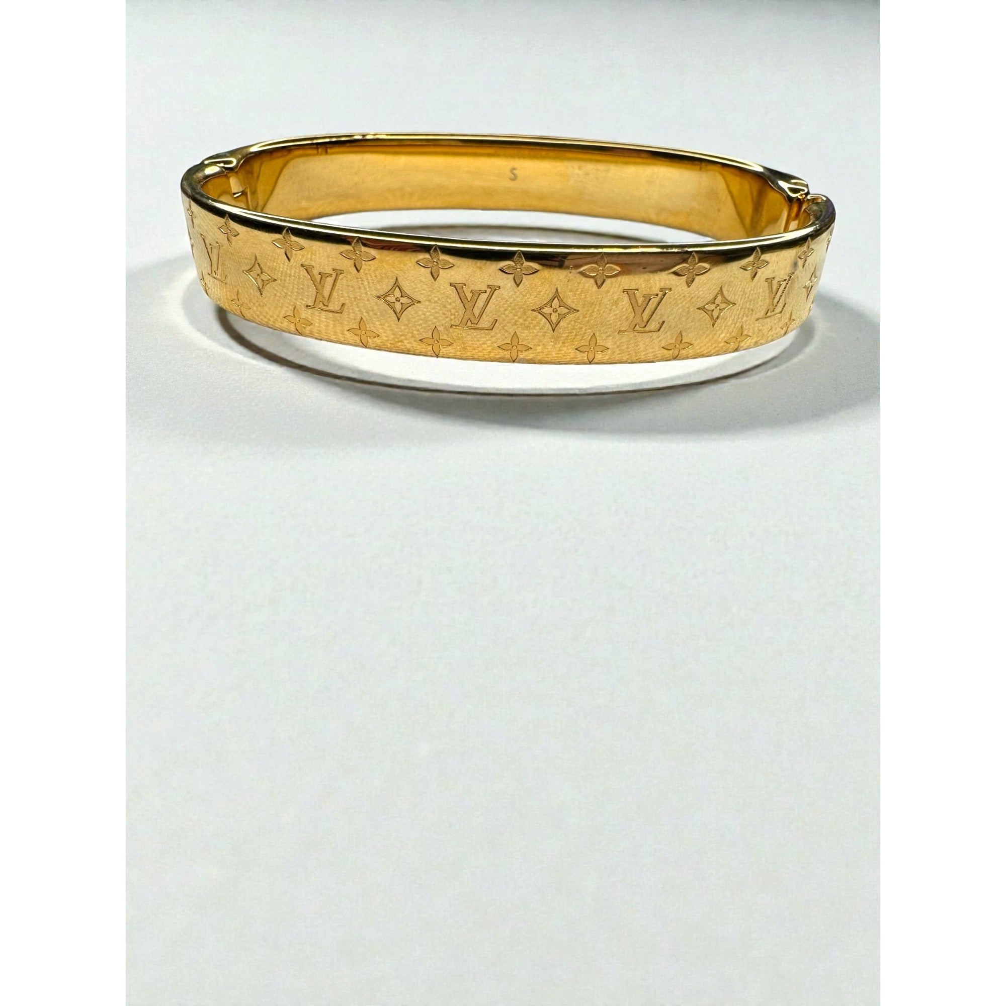 Louis Vuitton Nanogram Monogram Bangle Bracelet M00251 LE4264 Gold Tone