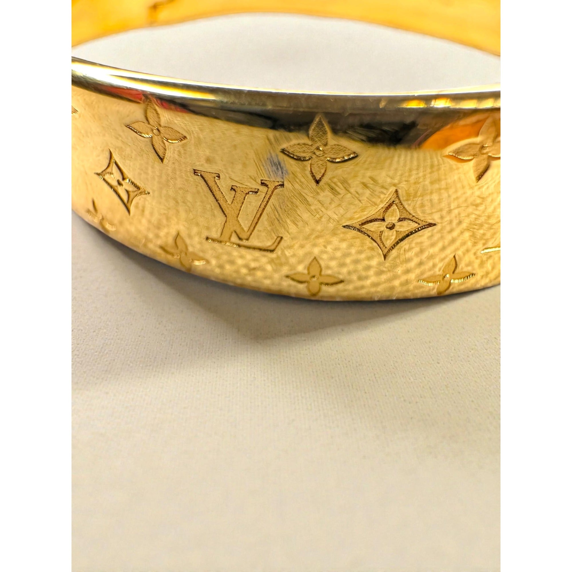 Louis Vuitton Nanogram Monogram Bangle Bracelet M00251 LE4264 Gold Tone