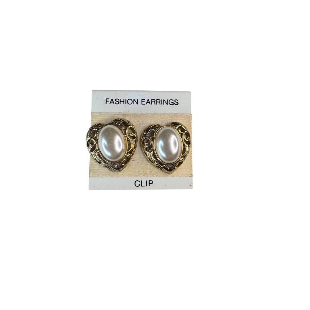 Unsigned Clip On Earrings Gold Faux Pearl Heart 1990s Vintage