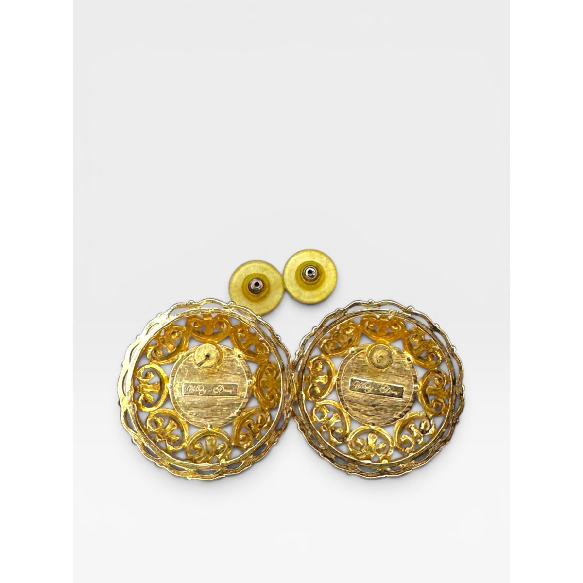 Whiting & Davis Gold Tone Filigree Button Earrings Pierced Post Back Vintage 80s