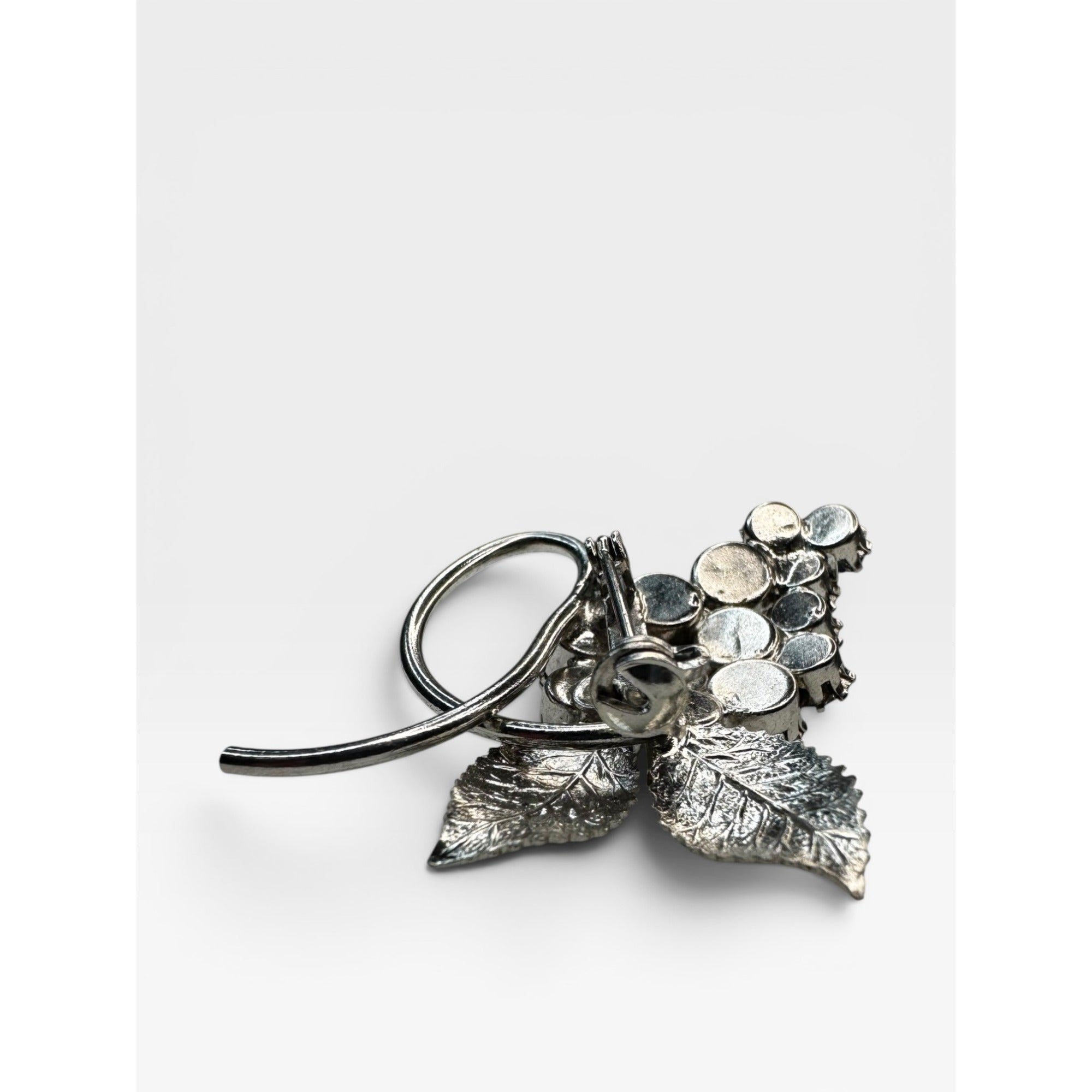 Blue Crystal Grape Cluster Brooch Silver Tone Fruit Pin Vintage 1960s