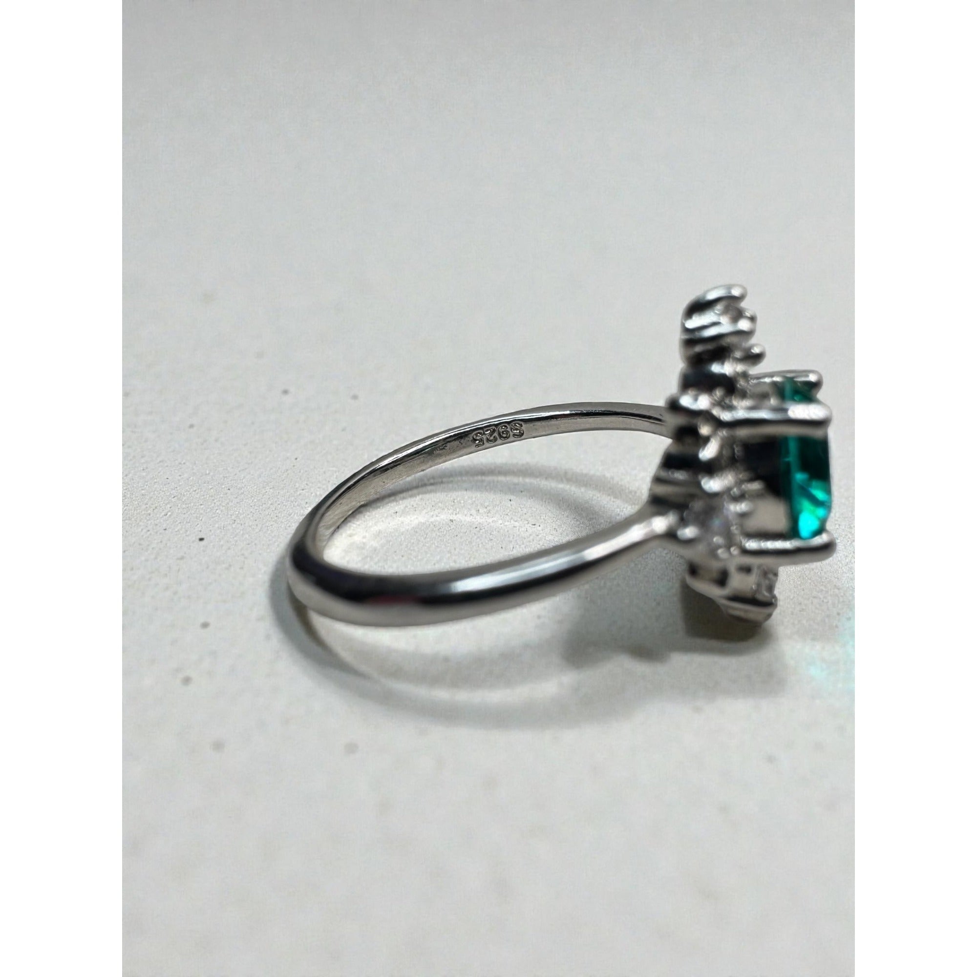 Teal Blue Green Crystal Halo Ring Silver Tone Statement Ring Size 7.5