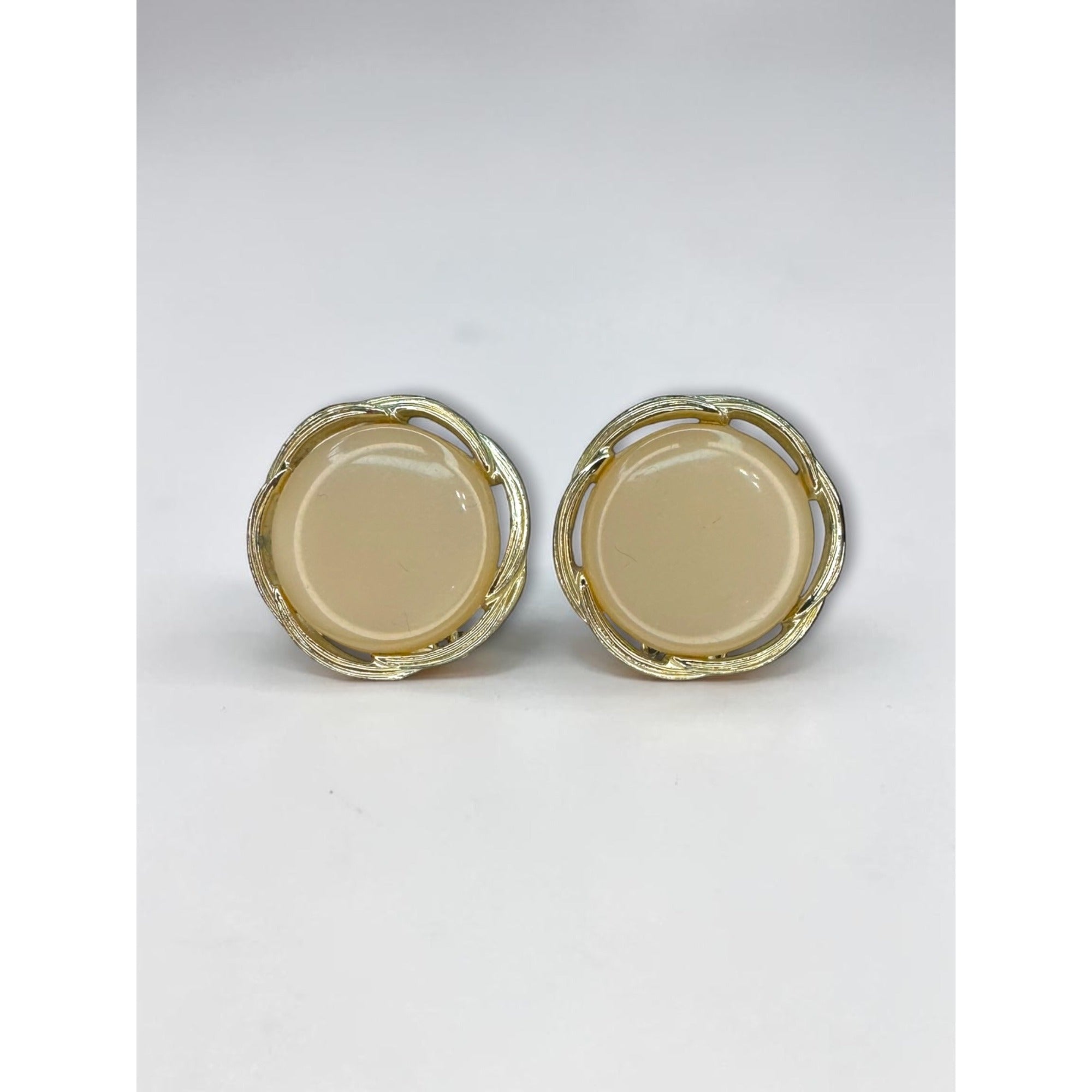 Lisner Clip On Earrings Tan Moonglow Lucite Gold Tone Round Vintage