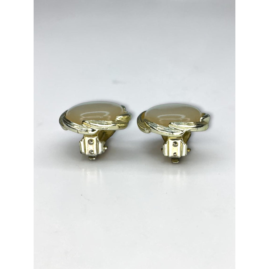 Lisner Clip On Earrings Tan Moonglow Lucite Gold Tone Round Vintage