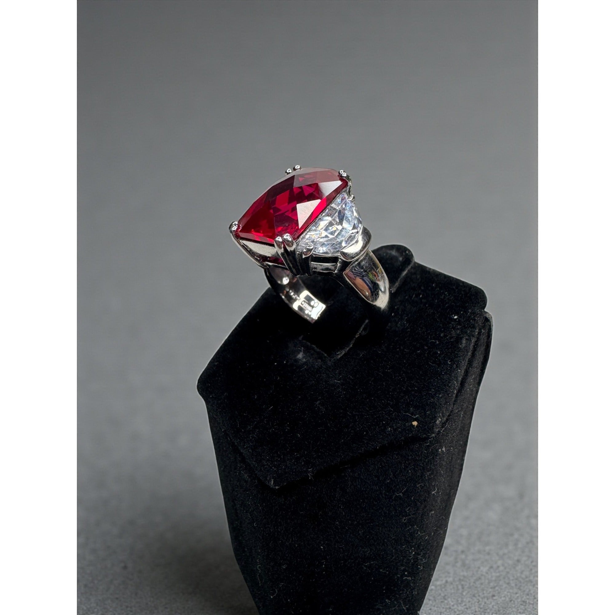 Red Lab Ruby Crystal Cocktail Ring Silver Tone UV Reactive Size 6.25