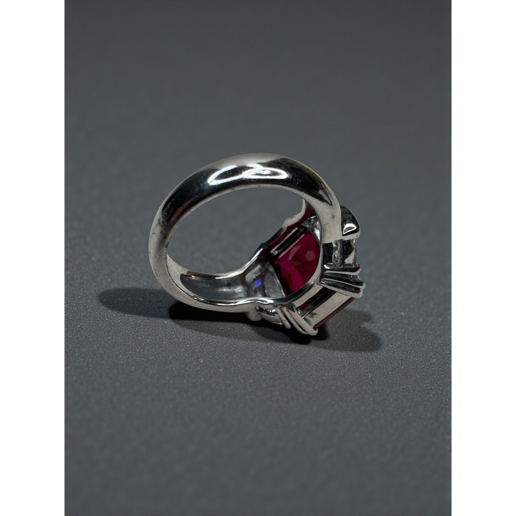 Red Lab Ruby Crystal Cocktail Ring Silver Tone UV Reactive Size 6.25