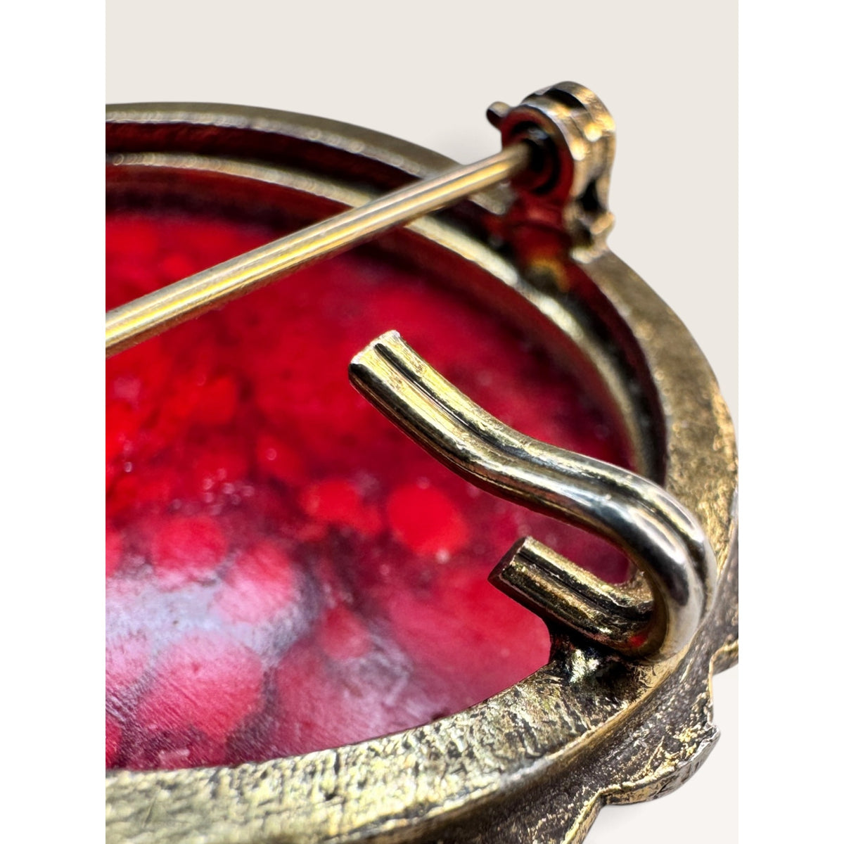 Original by Robert 1960s Red Slag Glass Oval Brooch Pin Pendant Vintage