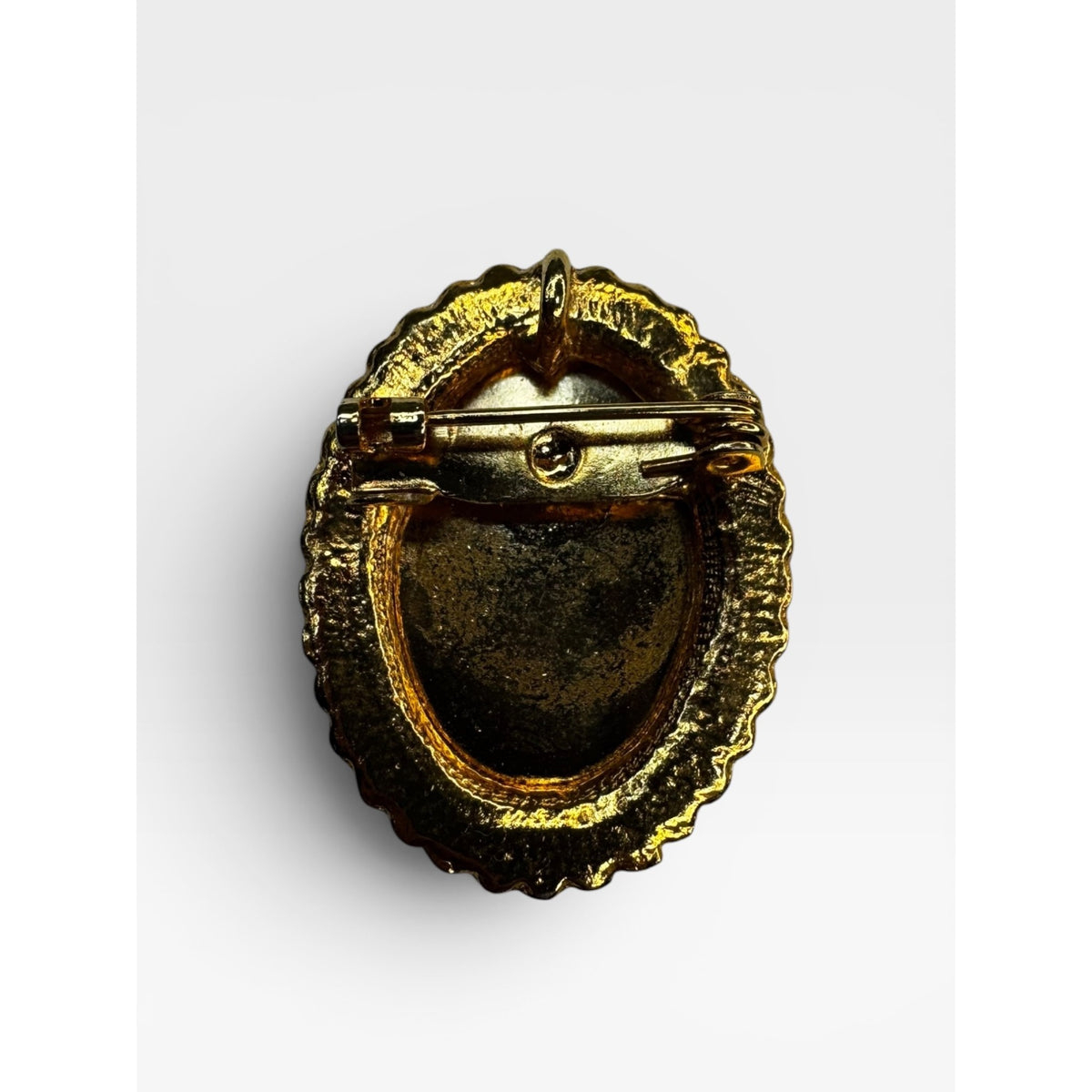 Abalone Shell Cabochon Brooch Gold Tone Oval Pin Contemporary