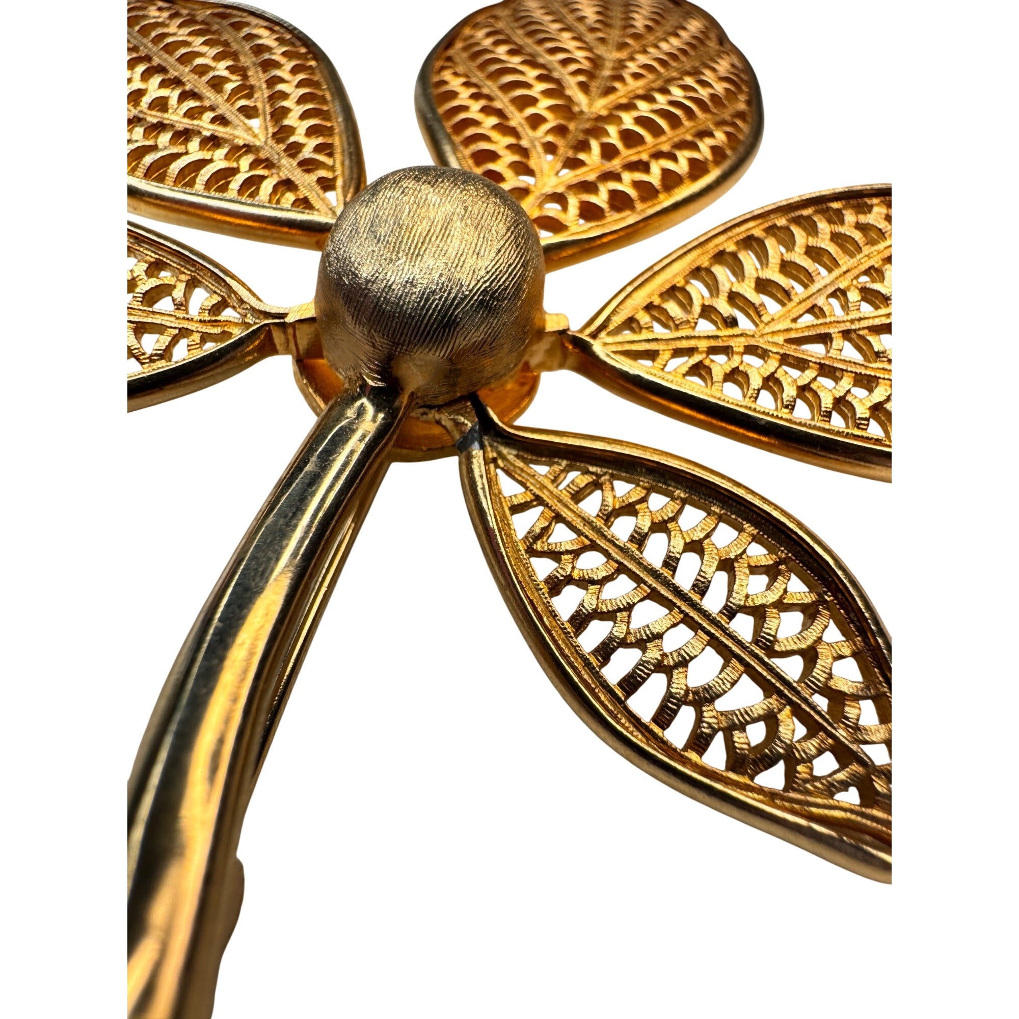 Filigree Leaf Brooch Gold Tone Openwork Floral 1970s Vintage