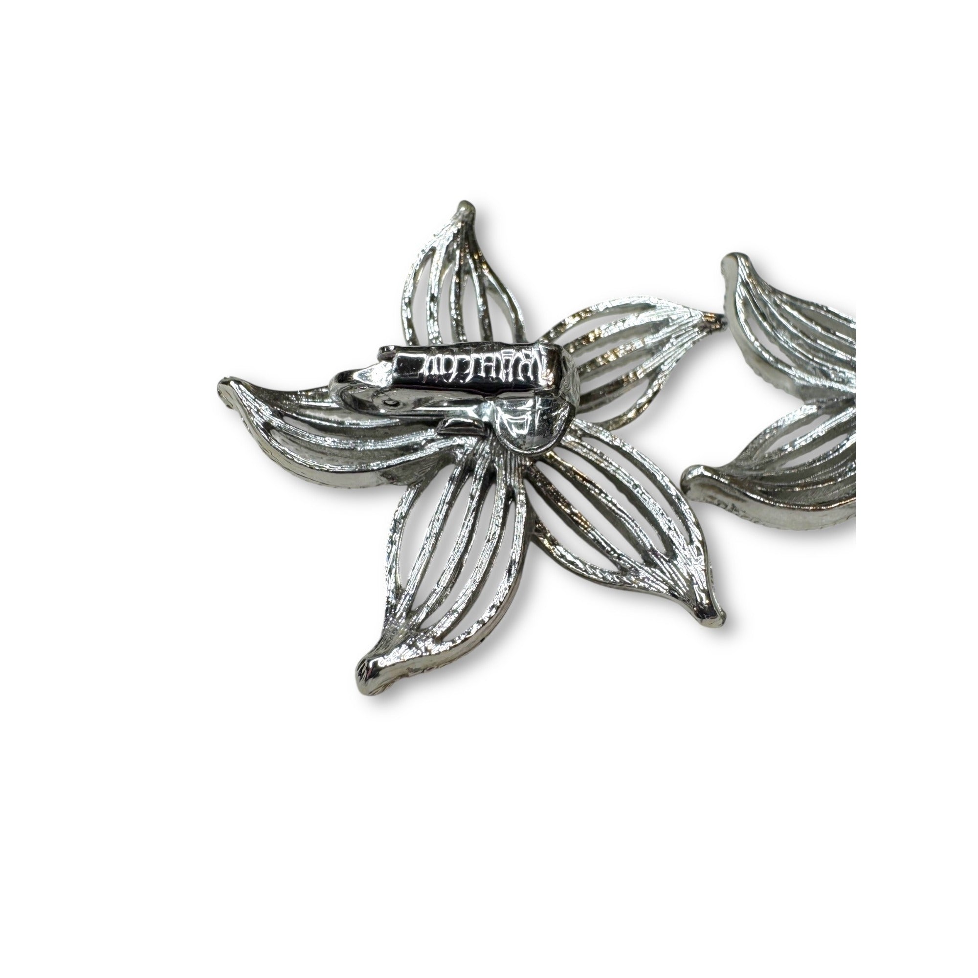Sarah Coventry 1960s Moonflower Silvertone Brooch Earrings Set