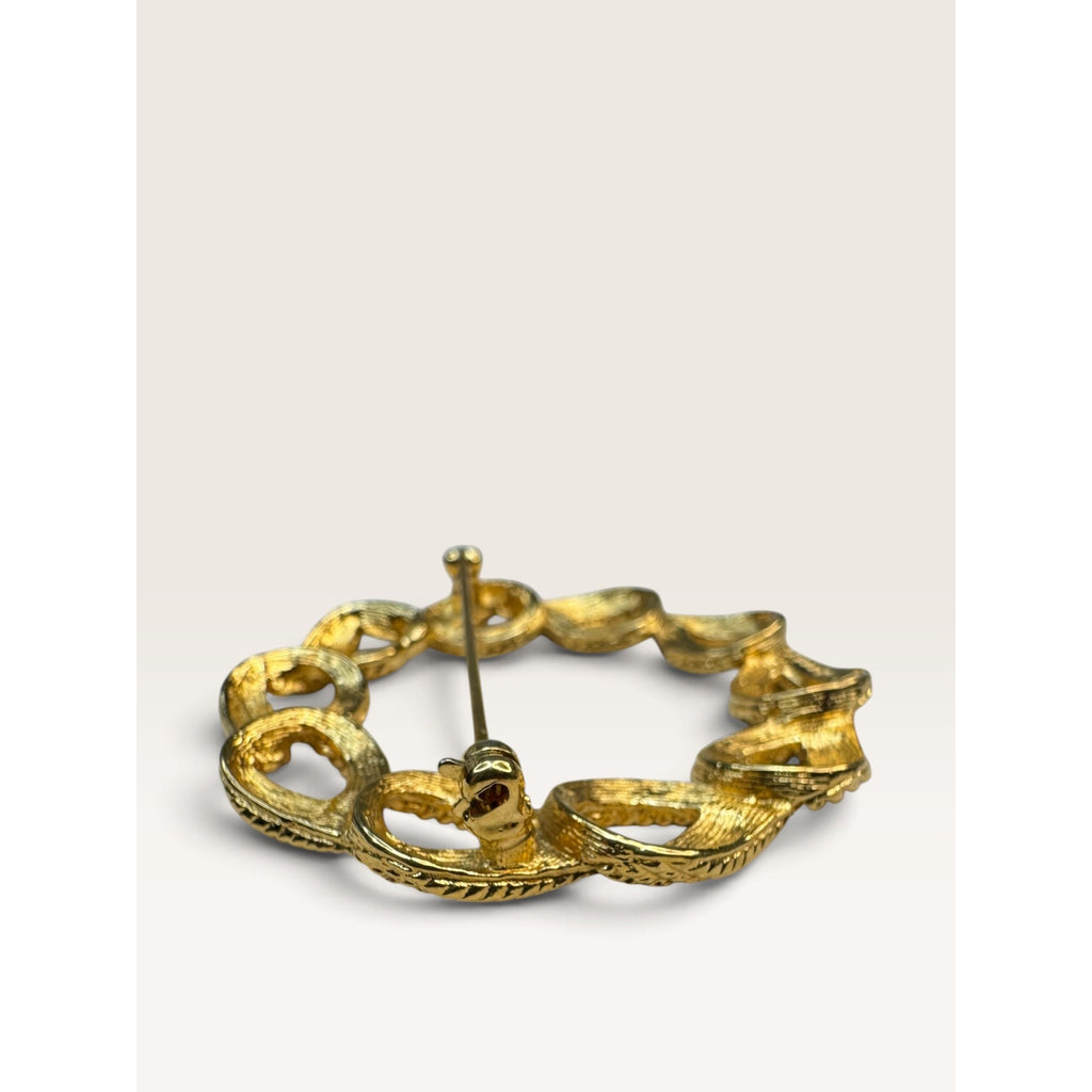 Monet Vintage 1970s Gold Tone Textured Interlocking Loop Wreath Brooch 1.87" (