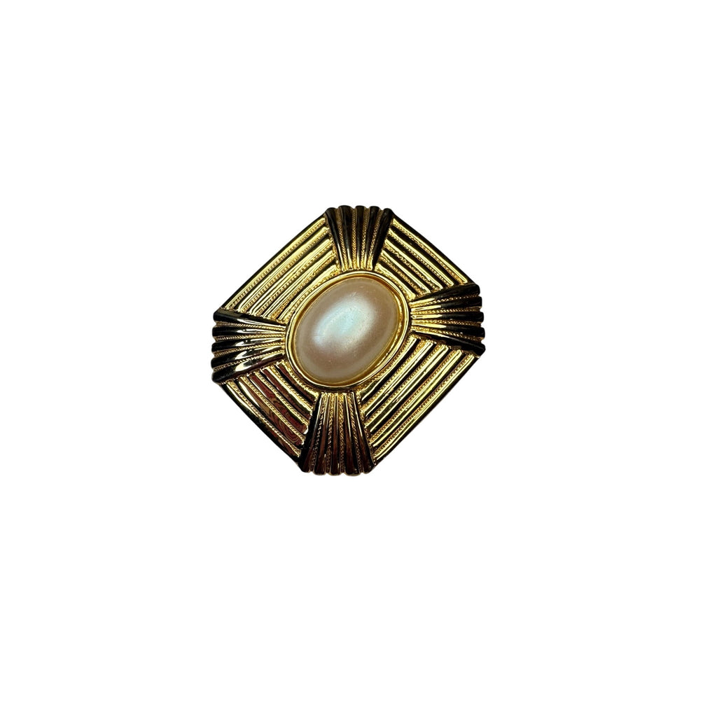 Richelieu Gold Tone Ribbed Faux Pearl Cabochon Brooch 1980s Vintage