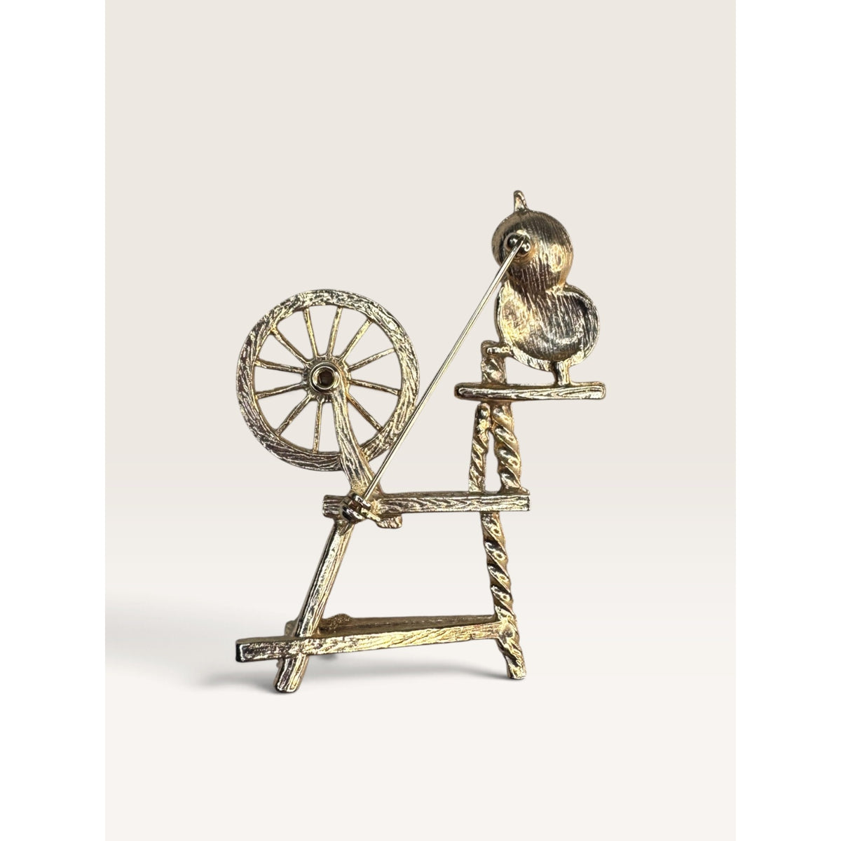 Vintage 1970s Gold Tone Spinning Wheel Distaff Novelty Brooch Pin Articulated