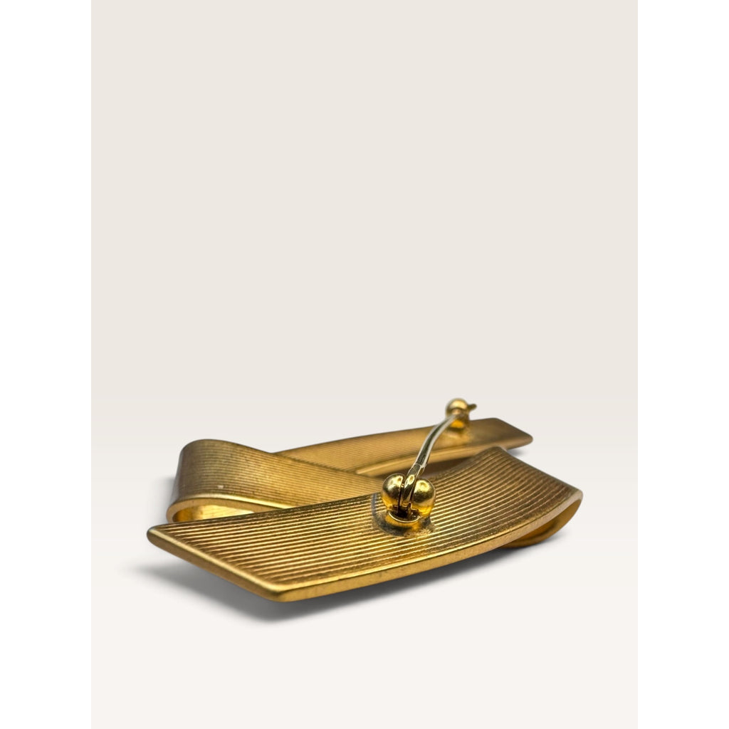 Monet Vintage 1970s Brooch Gold Tone Brushed Ribbon Swirl  2.99"