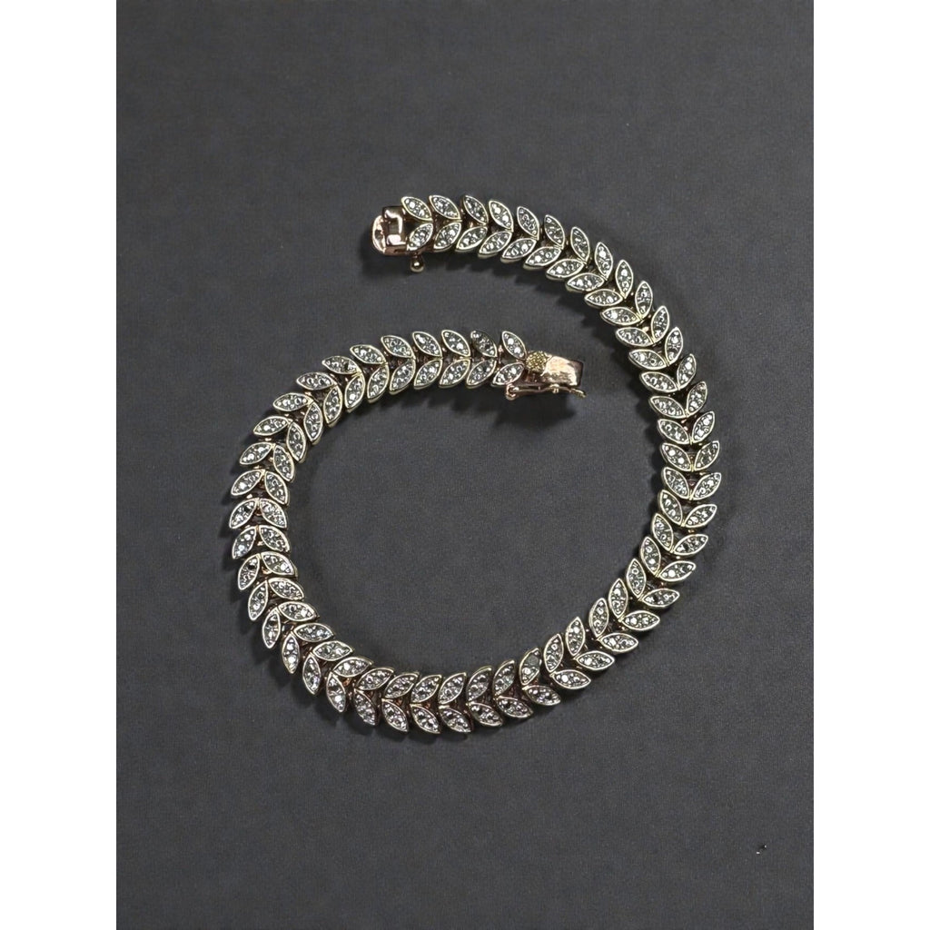 B Signed Chevron Leaf Tennis Bracelet Diamond Accent Gold Tone 1990s