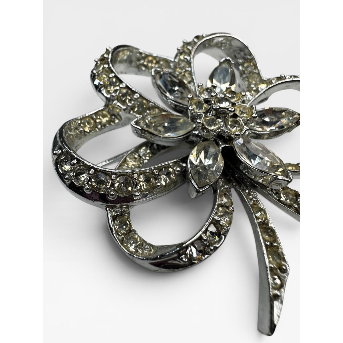 Pell Crystal Bow Brooch Silver Tone Pave Ribbon Pin Signed Vintage