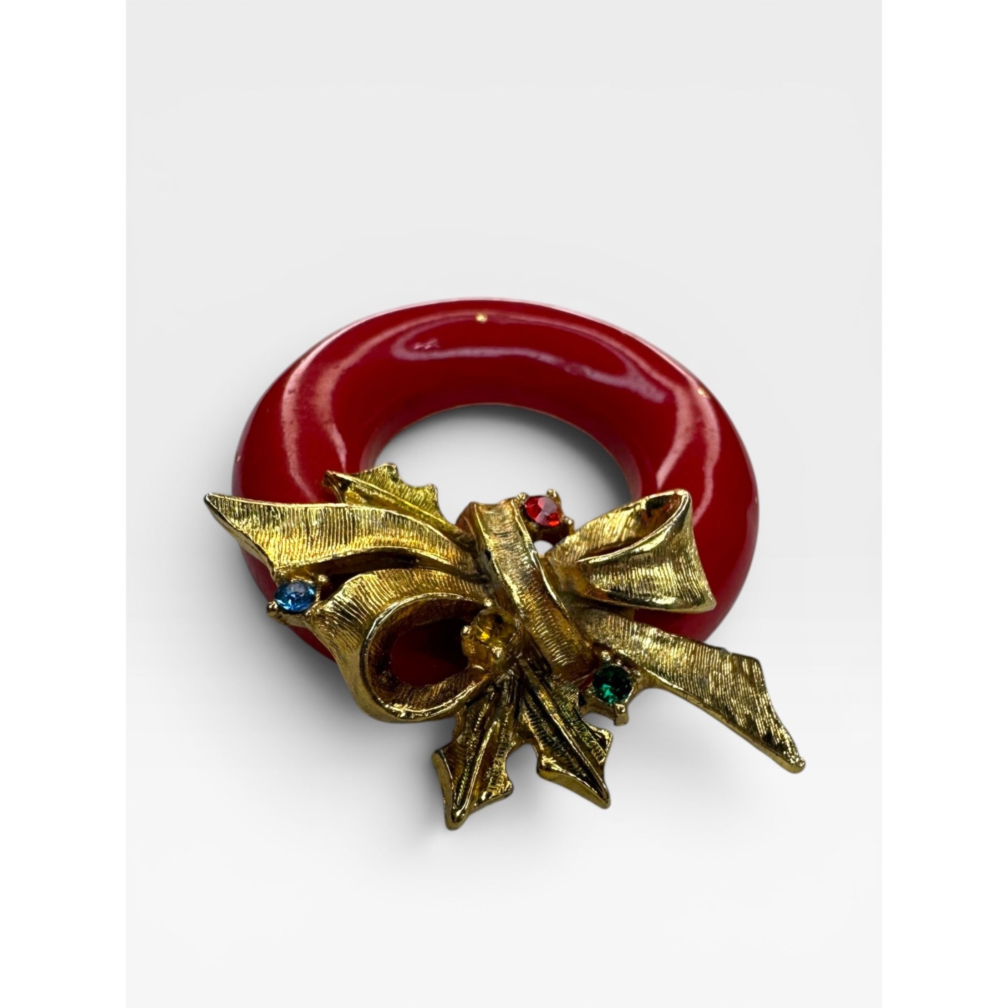 Mode Art Arthur Pepper Red Enamel Wreath Brooch Holiday Christmas