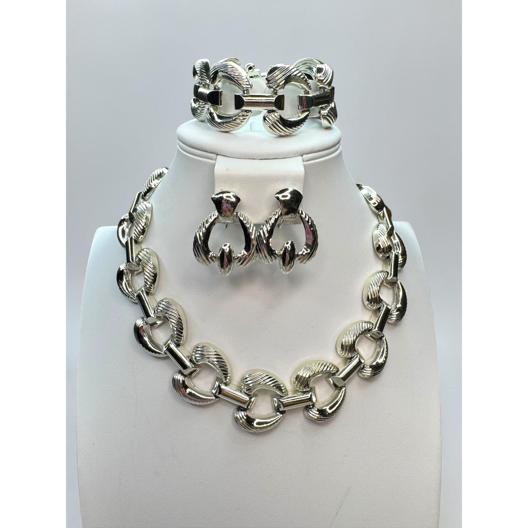 Silver Tone Textured Link Necklace Bracelet Earrings Set 1980s Vintage