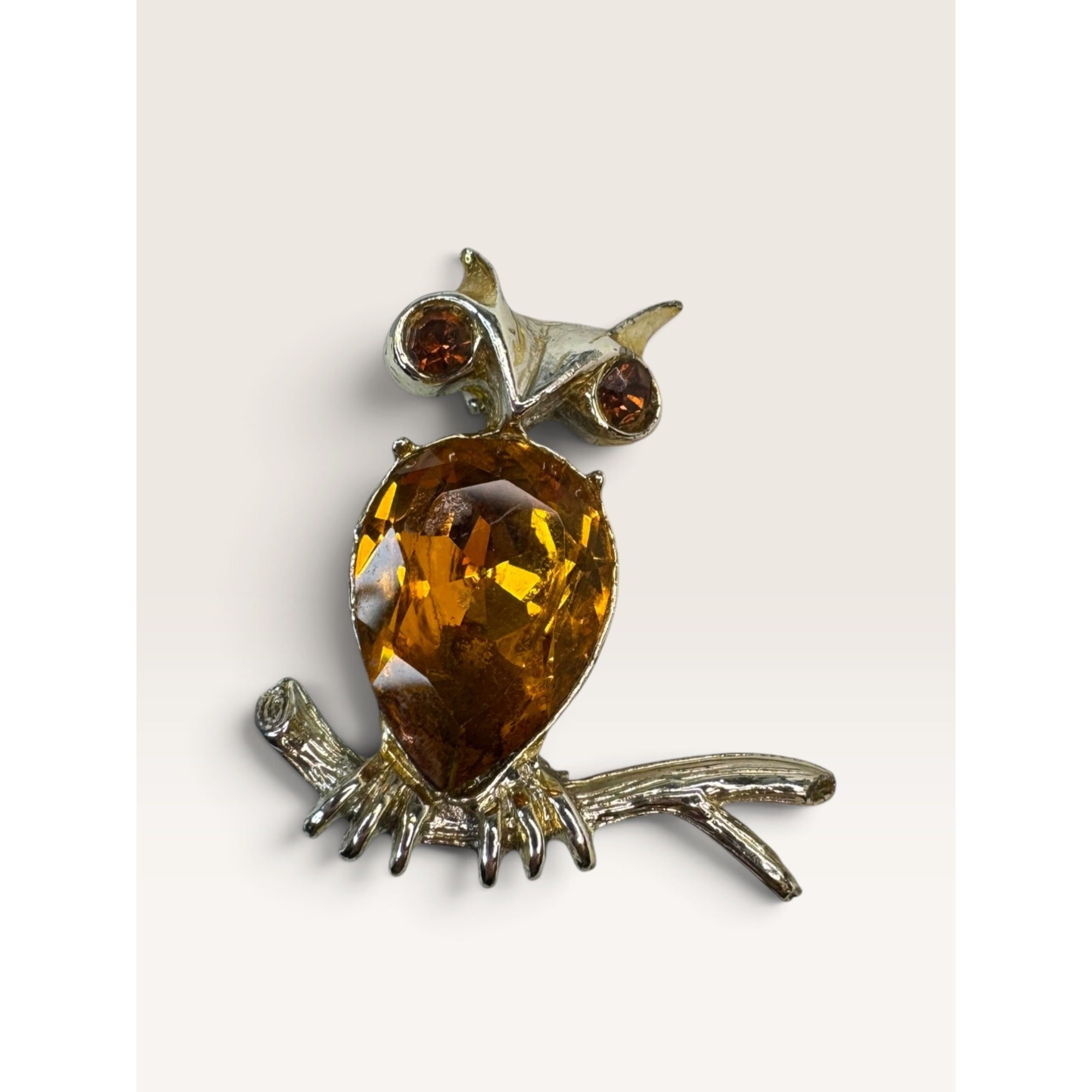 Dodds Vintage 1970s Gold Tone Amber Rhinestone Pear Body Owl Brooch 1.29"